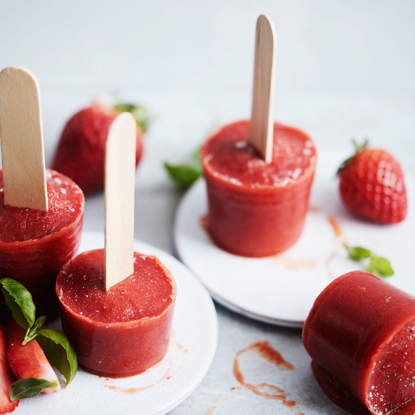 Mansikka-mangosmoothiejäätelöt