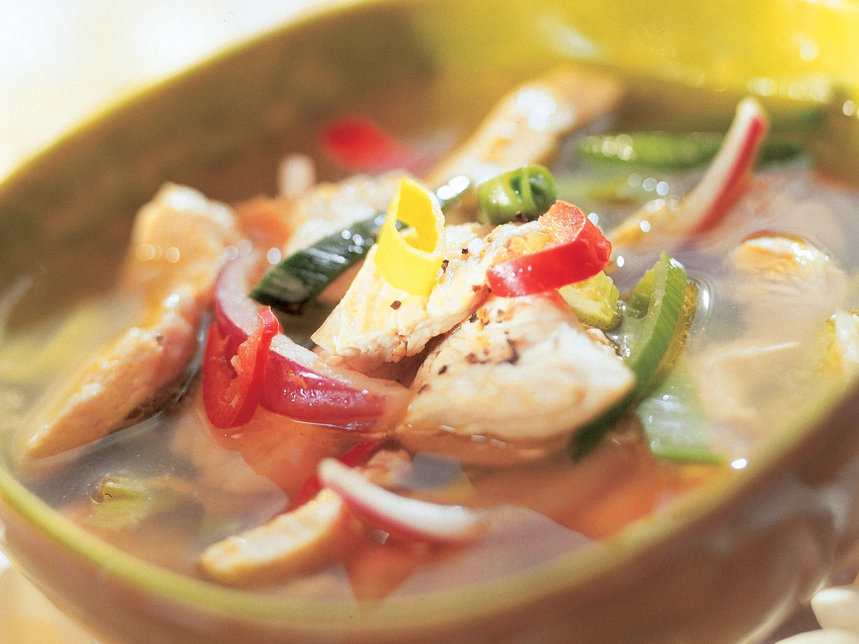 Tulinen kana-vihanneskeitto