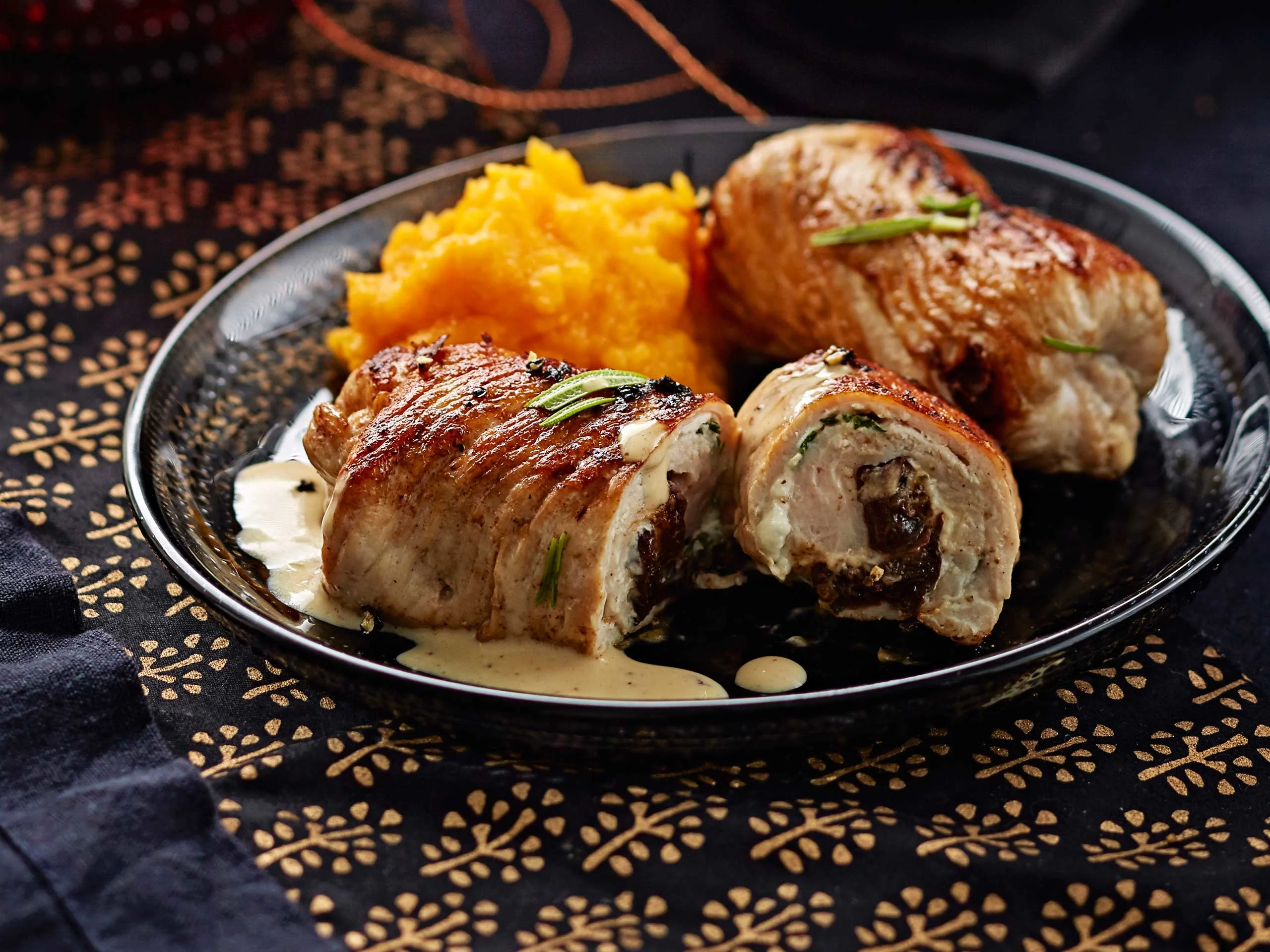 Täytetyt kalkkunakääröt