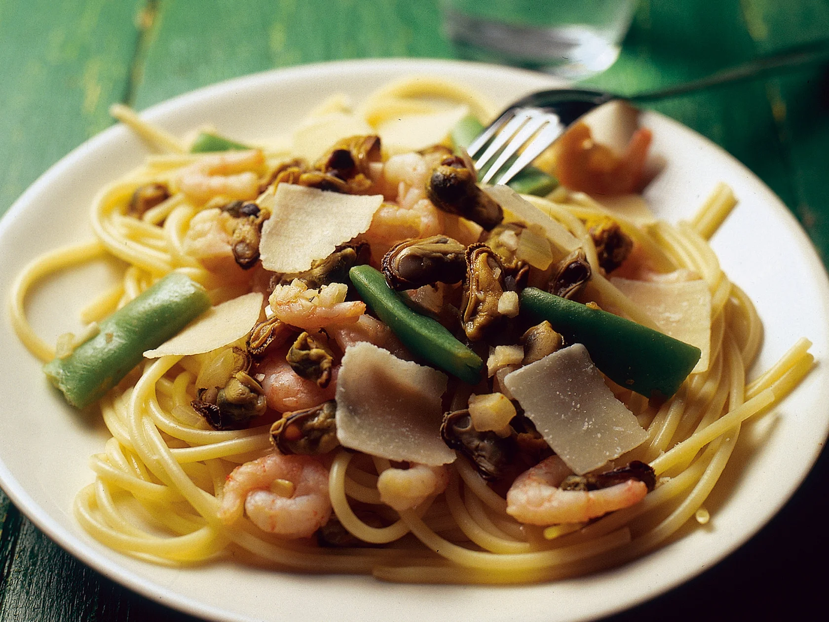 Spagettia ja merenantimia