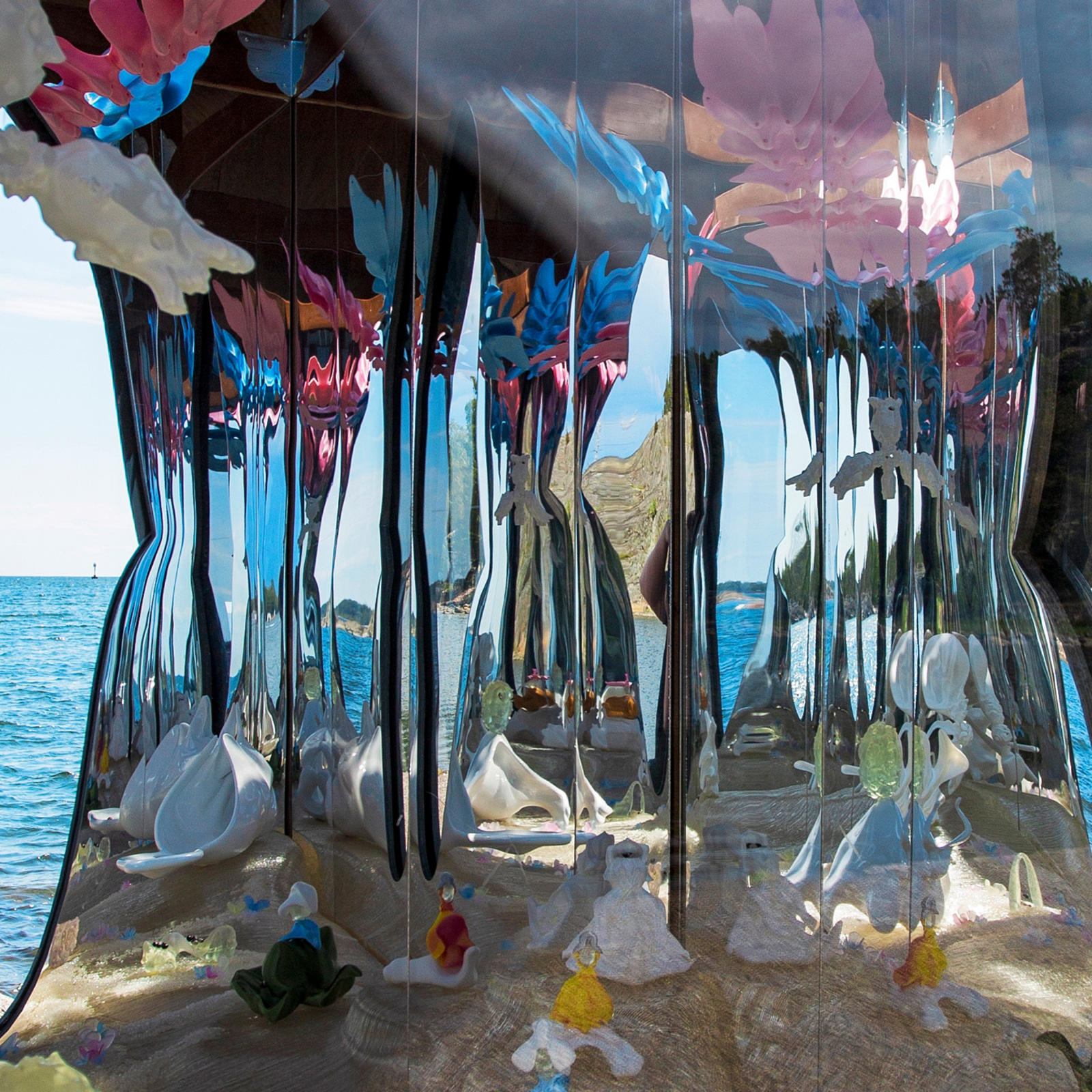 Keikenin lumoava teos Ángel Yōkai Atā Vallisaaressa.