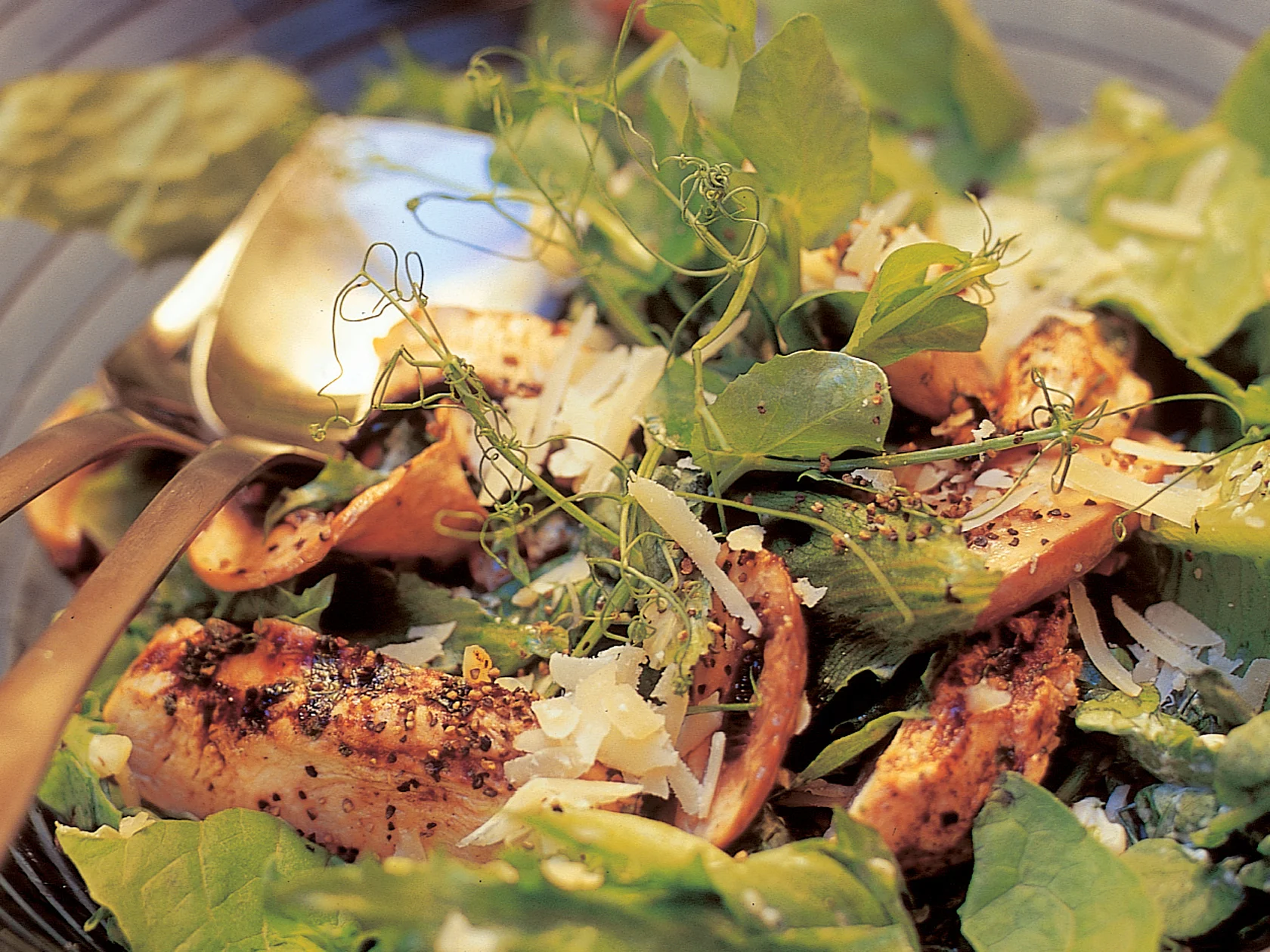 Kana-herkkusienisalaatti