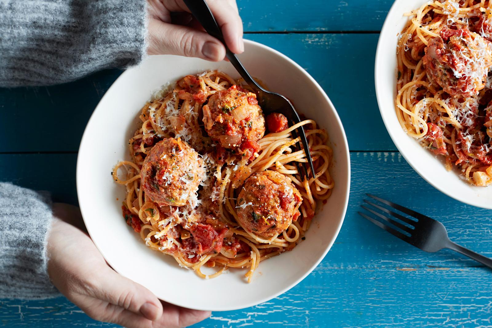 Spagettia ja broilerilihapullat