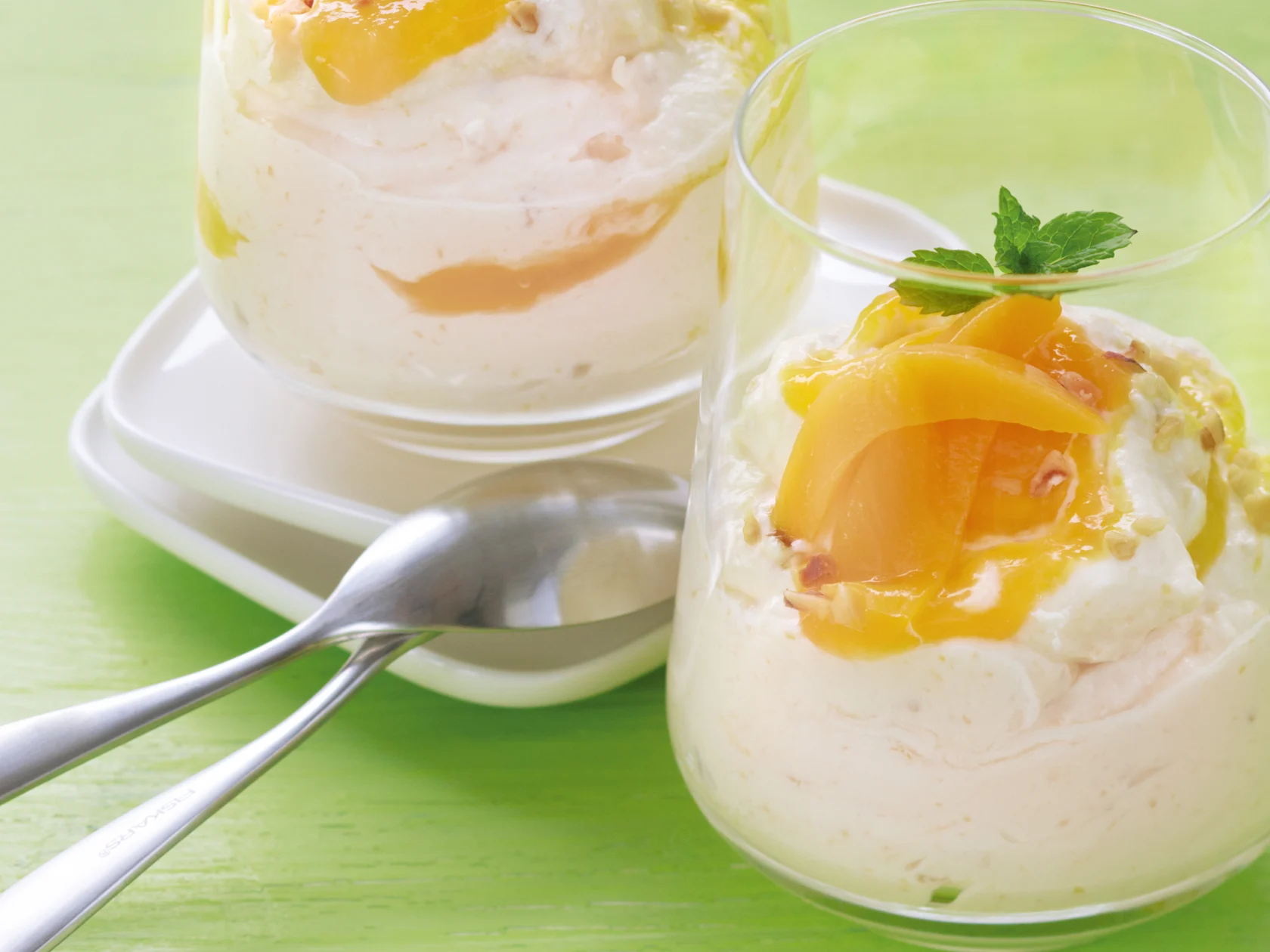 Mango-valkosuklaarahka