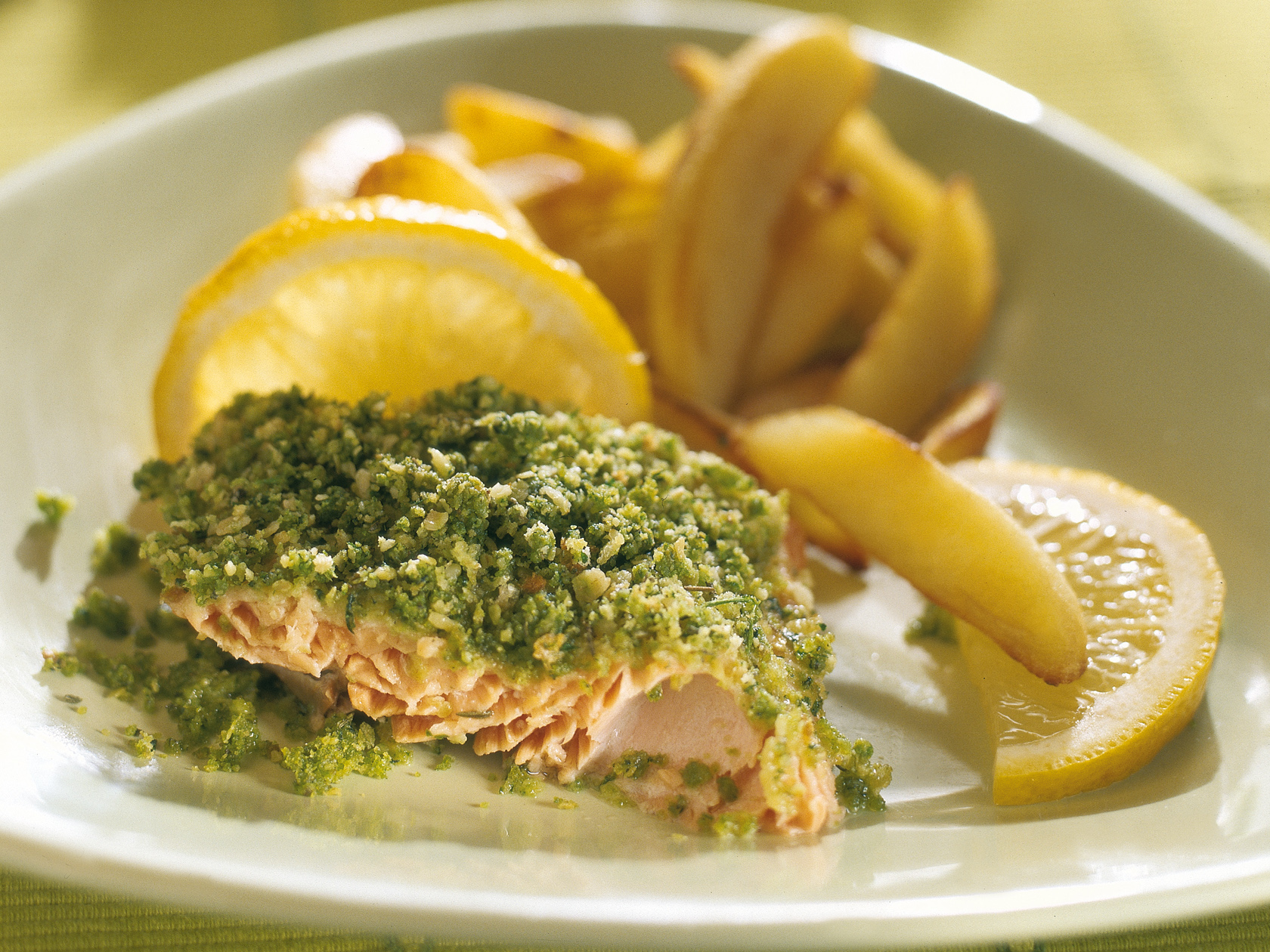 Yrttikuorrutettu lohi