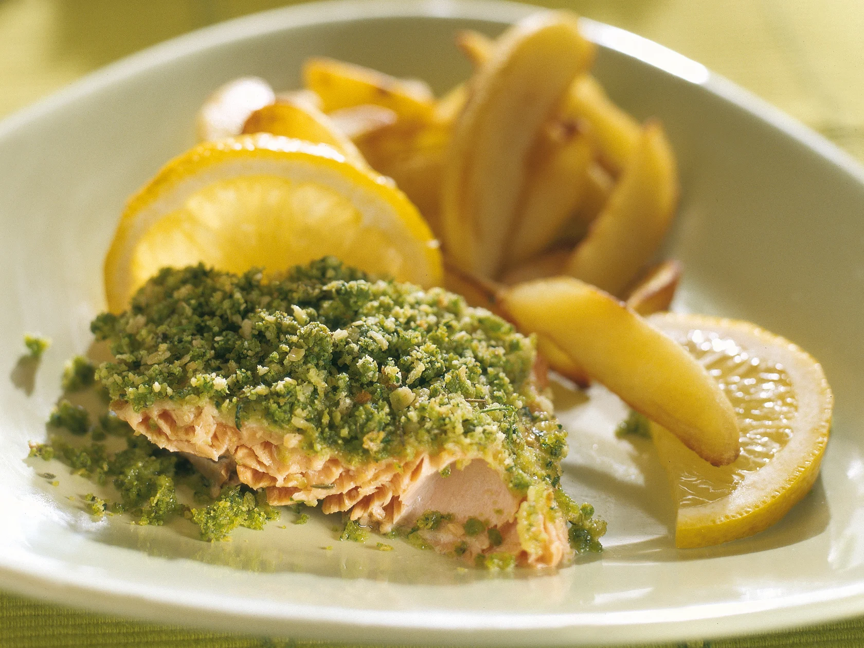 Yrttikuorrutettu lohi