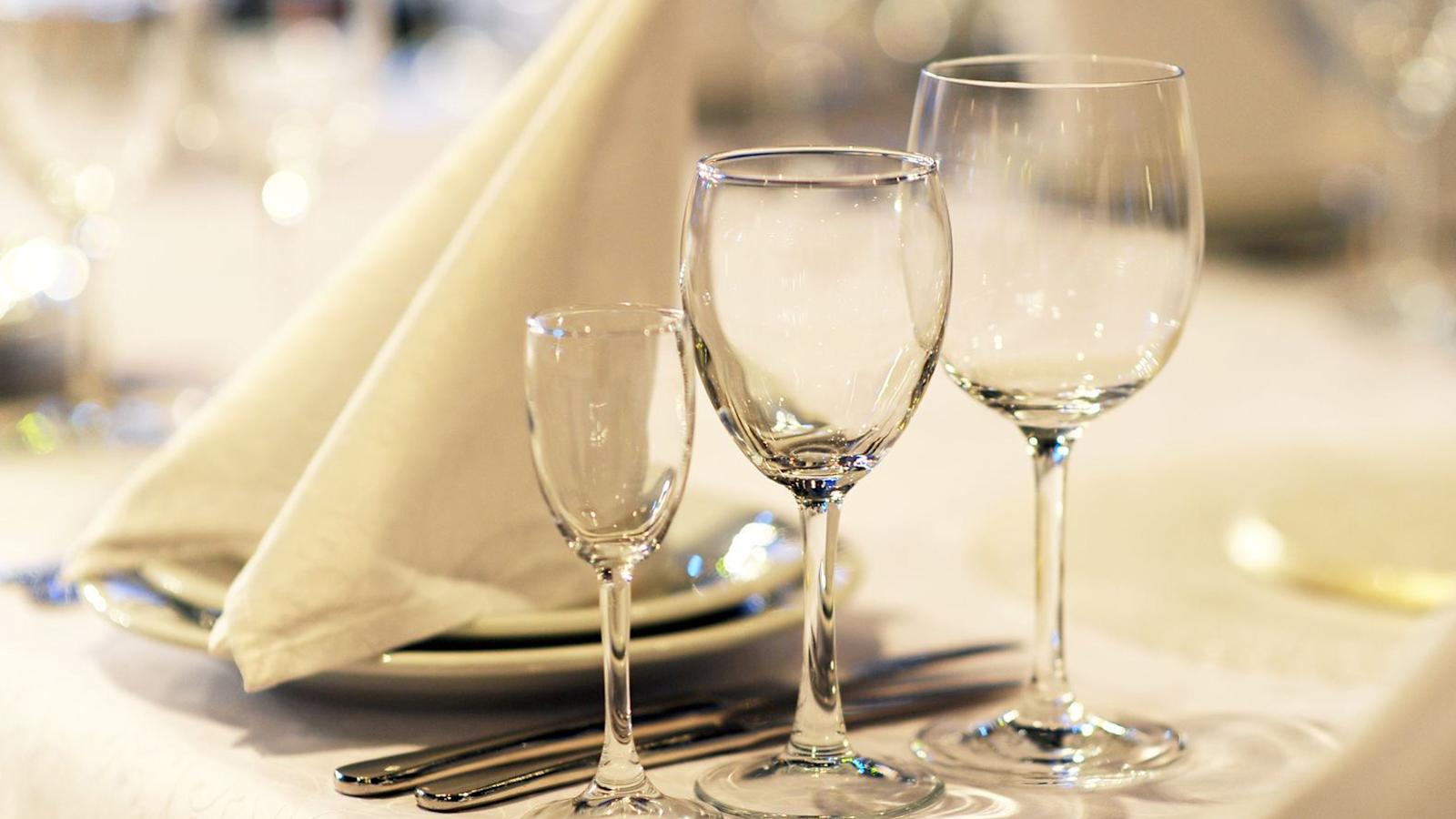 Lautasliinojen taittelu