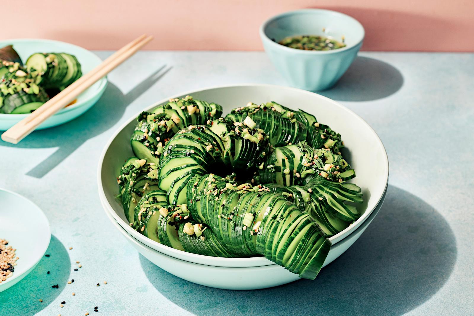 Aasialainen kurkkusalaatti