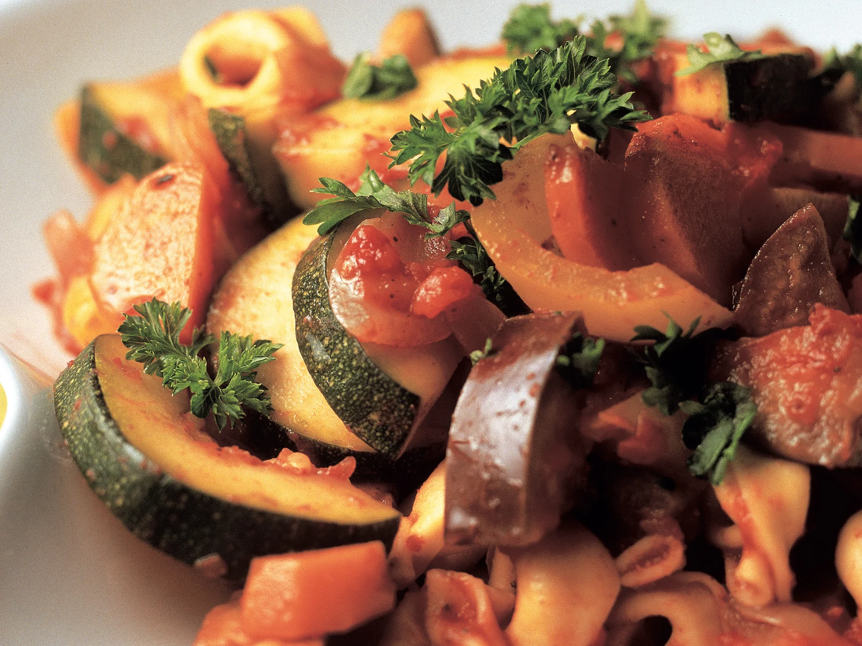 Värikäs kasvispasta