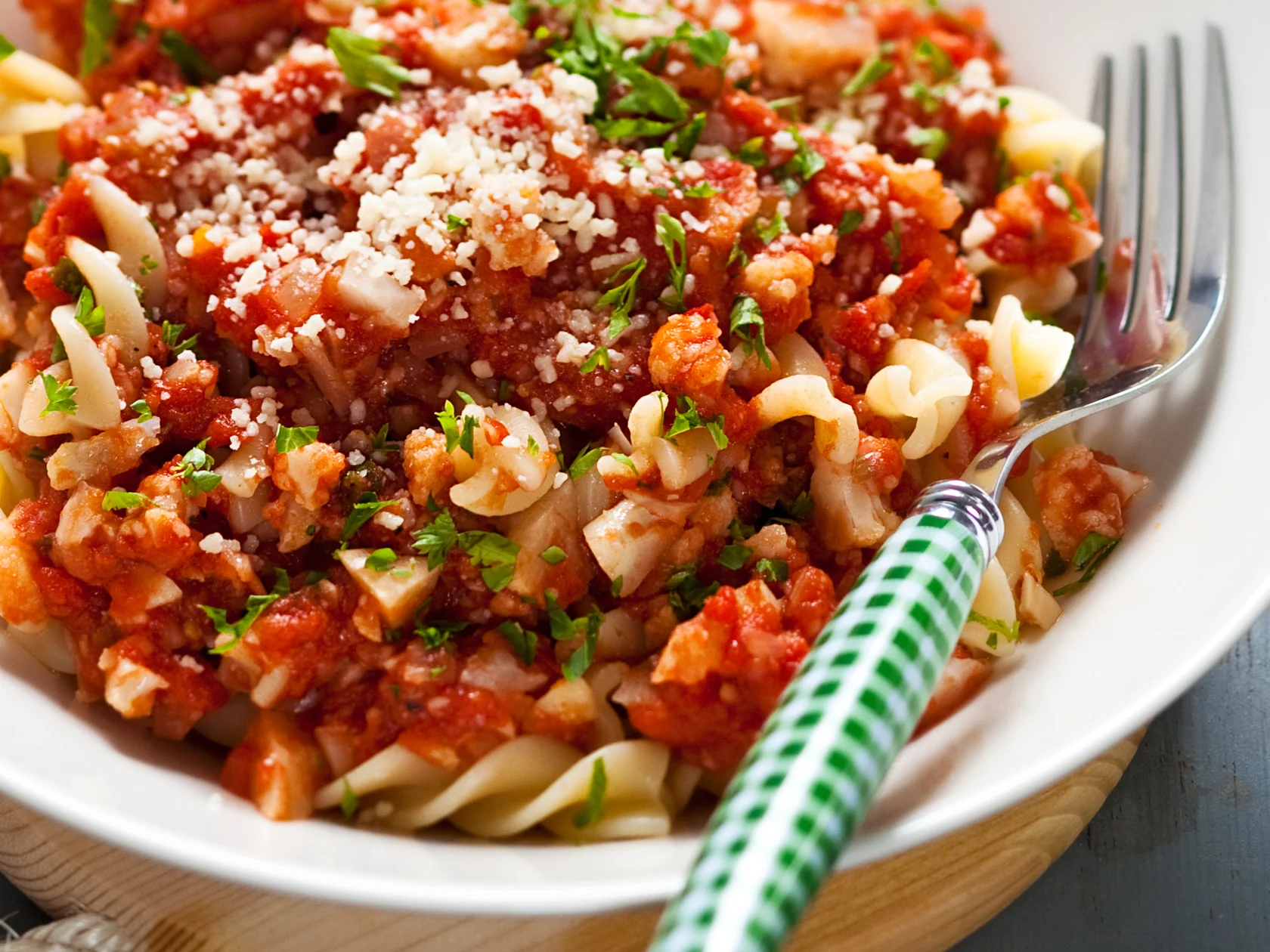 Kukkakaali-tomaattipasta