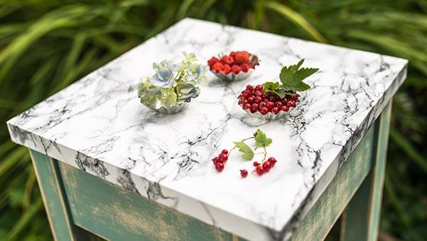 Uusi ilme huonekalulle kontaktimuovilla