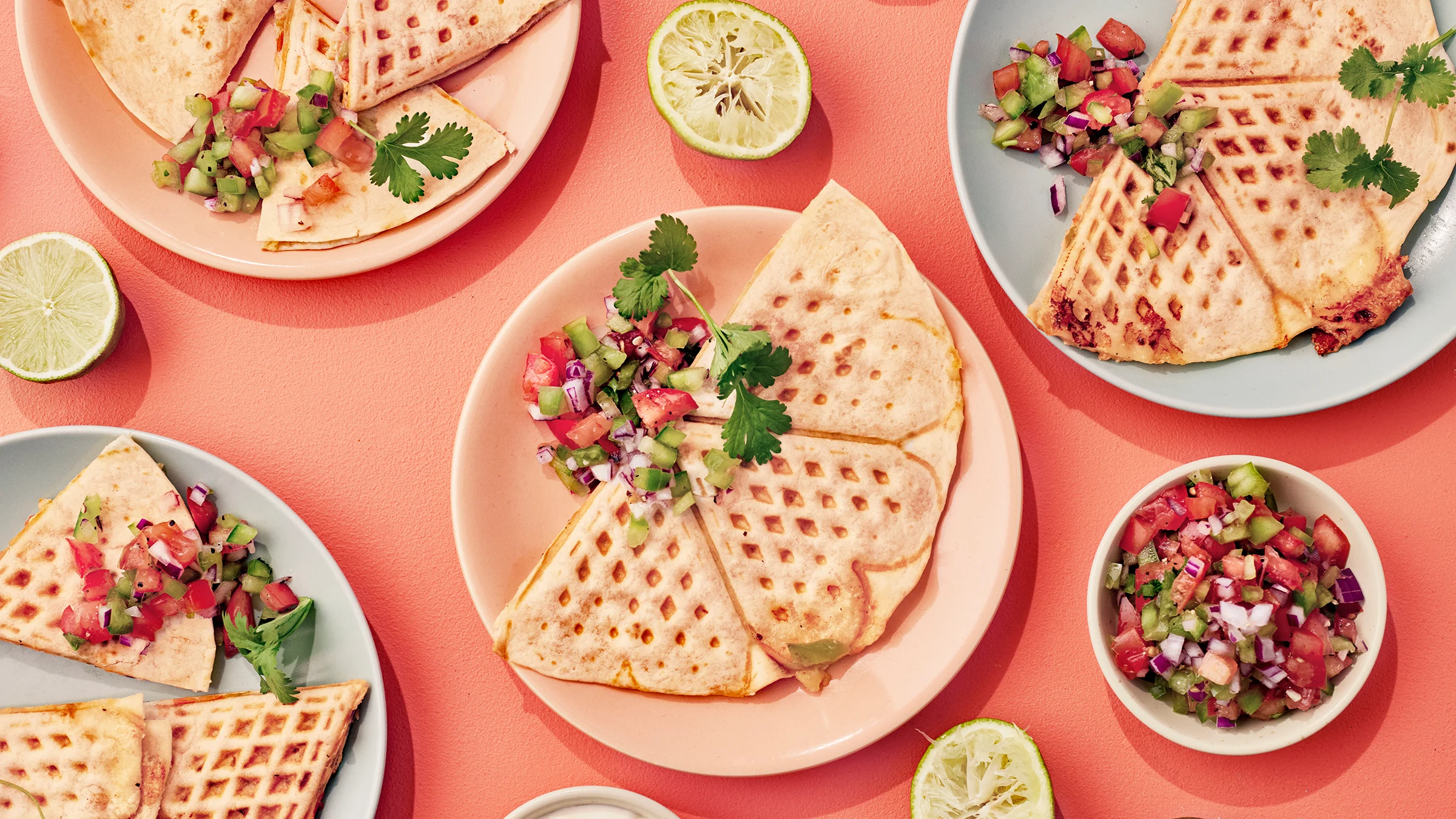Quesadillat vohveliraudalla ja tuoresalsa