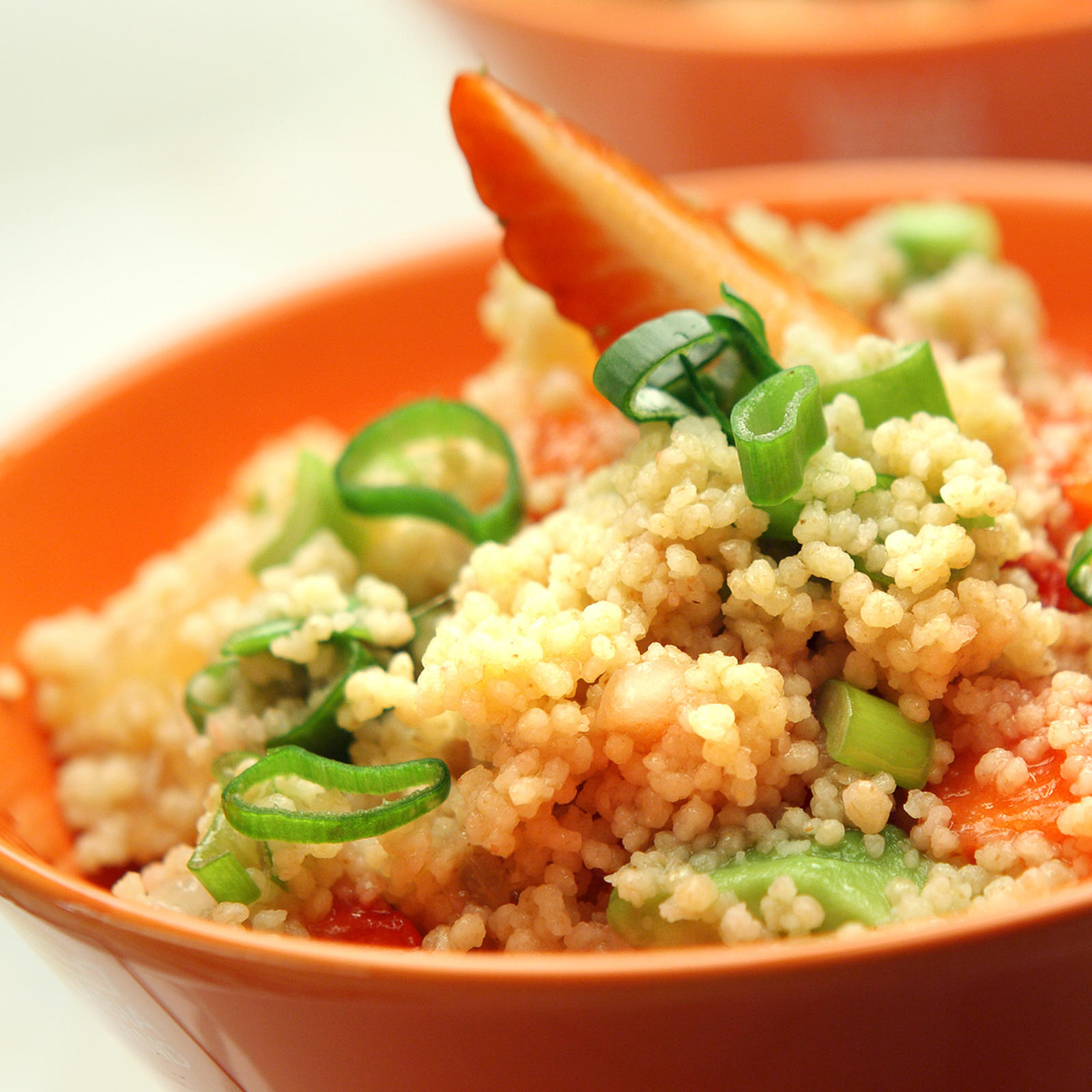 Mansikkainen kuskussalaatti