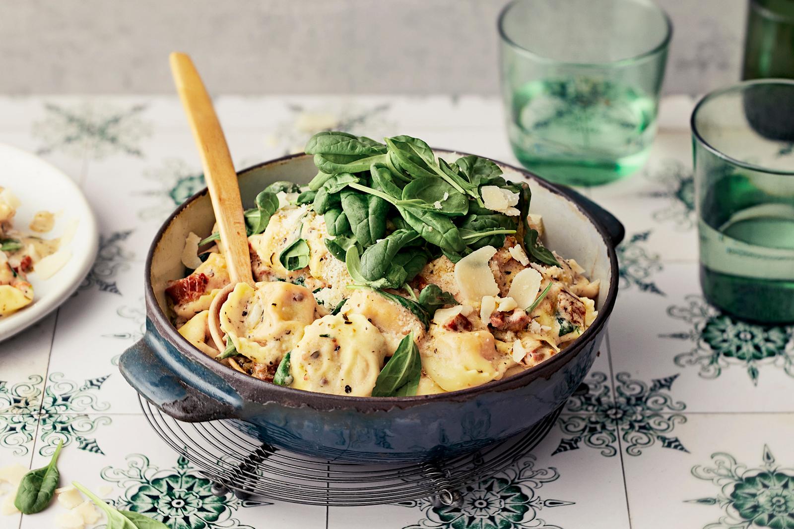 Yhden pannun tomaattinen pasta