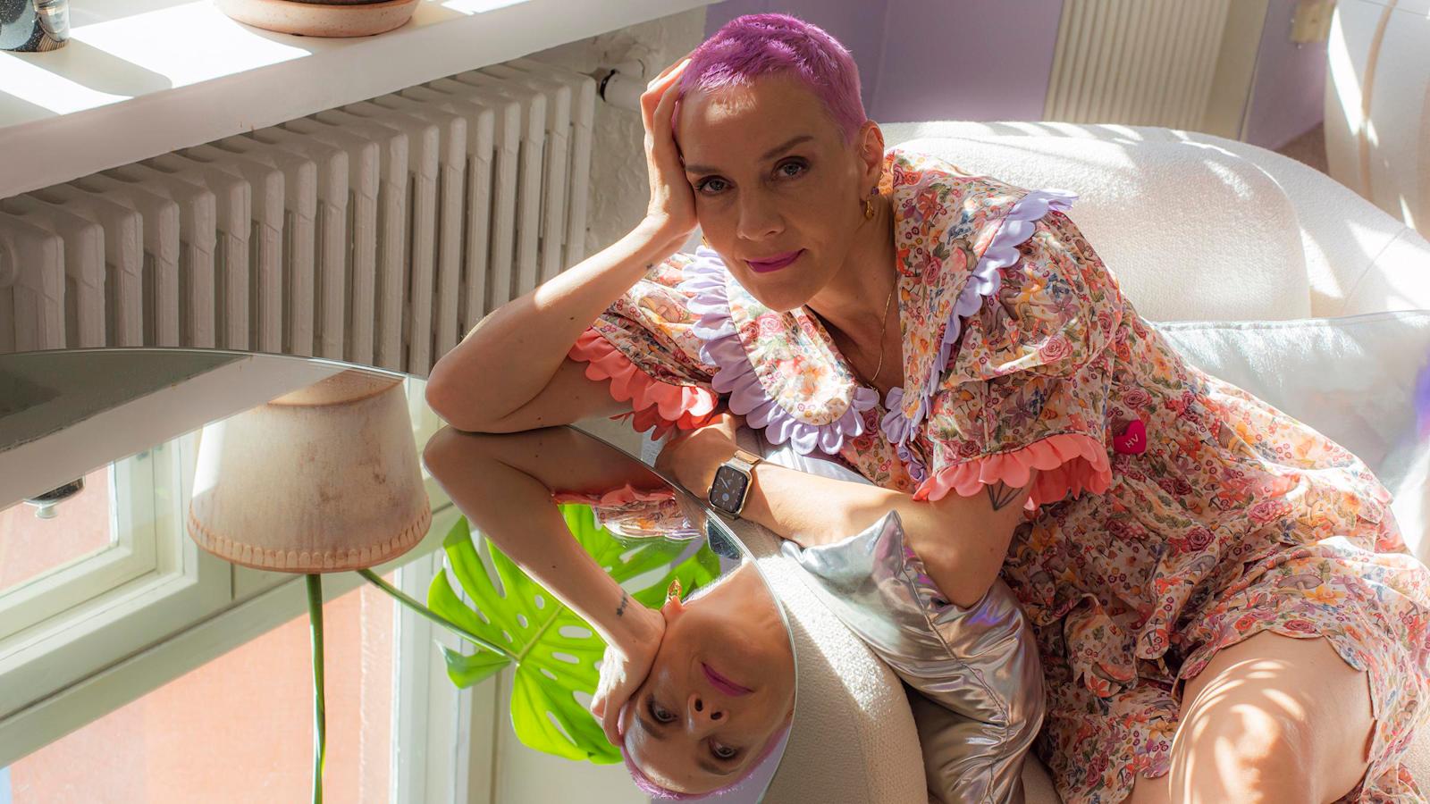Maria Veitola on suunnitellut tämän vuoden Roosa nauhan.