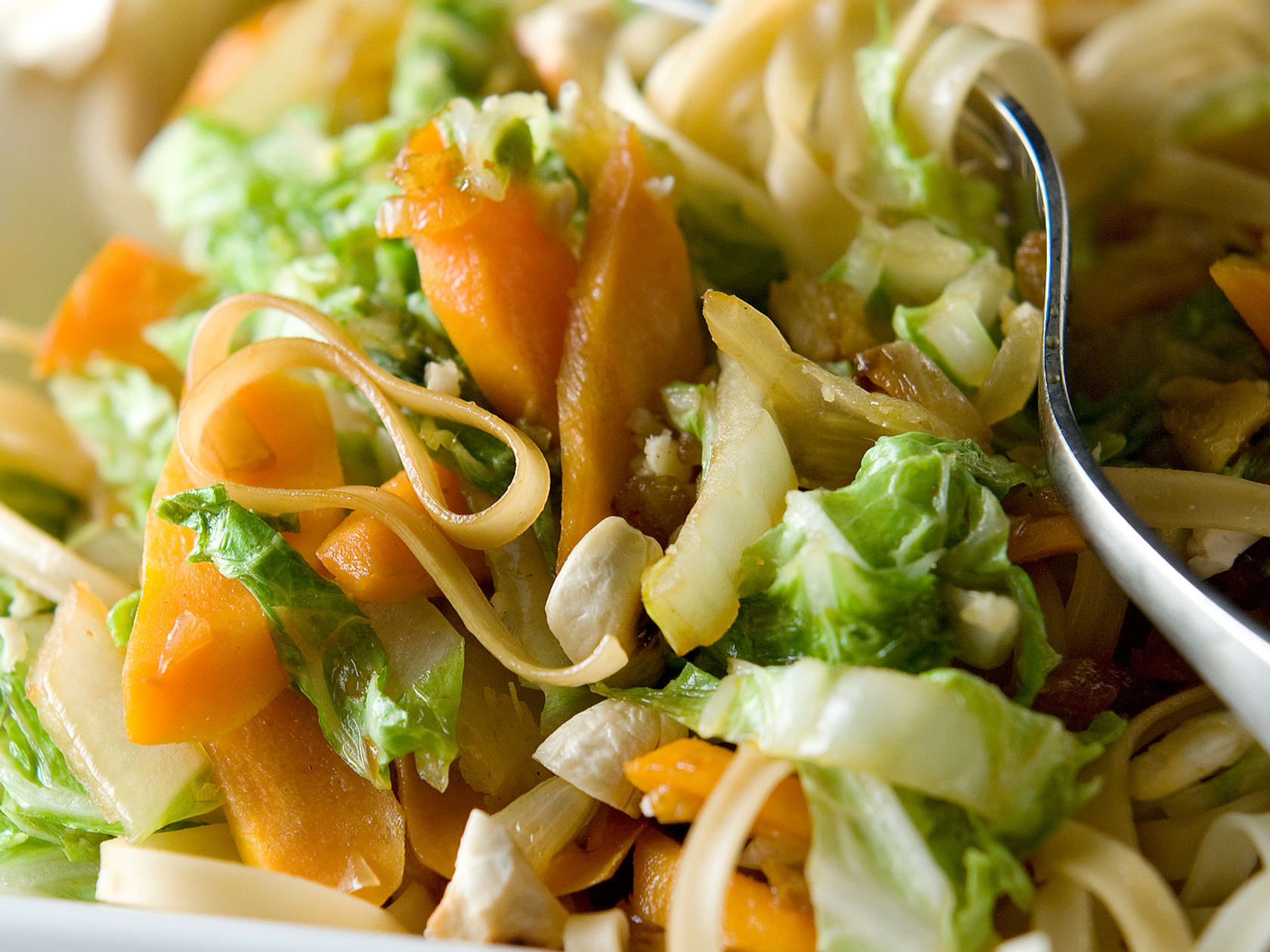 Kiinankaalia ja nuudeleita