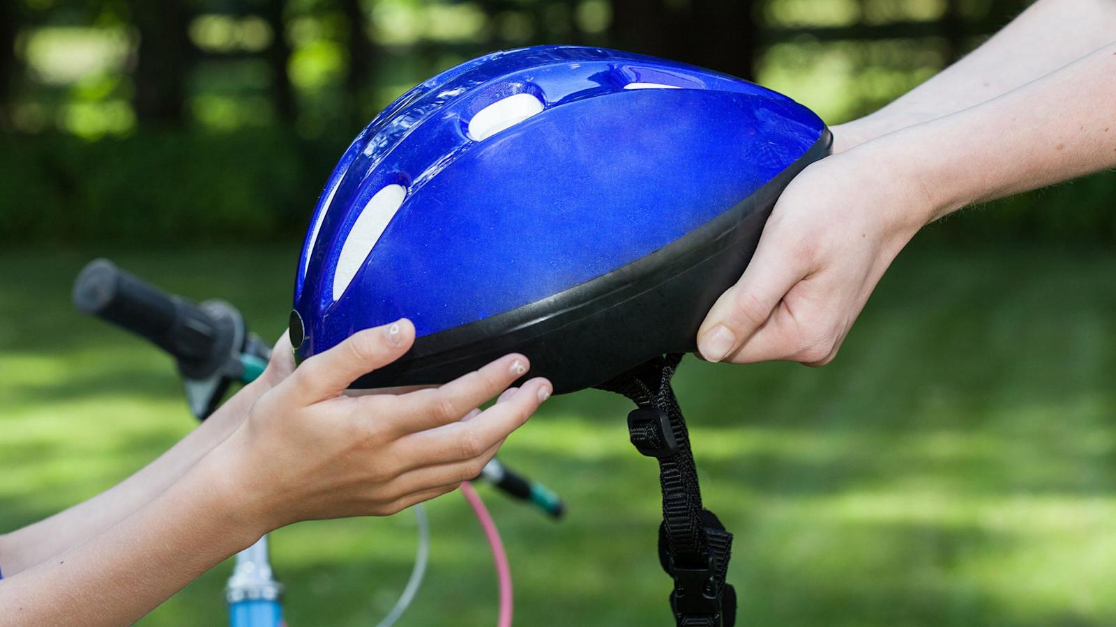 Säädä pyöräilykypärä oikein