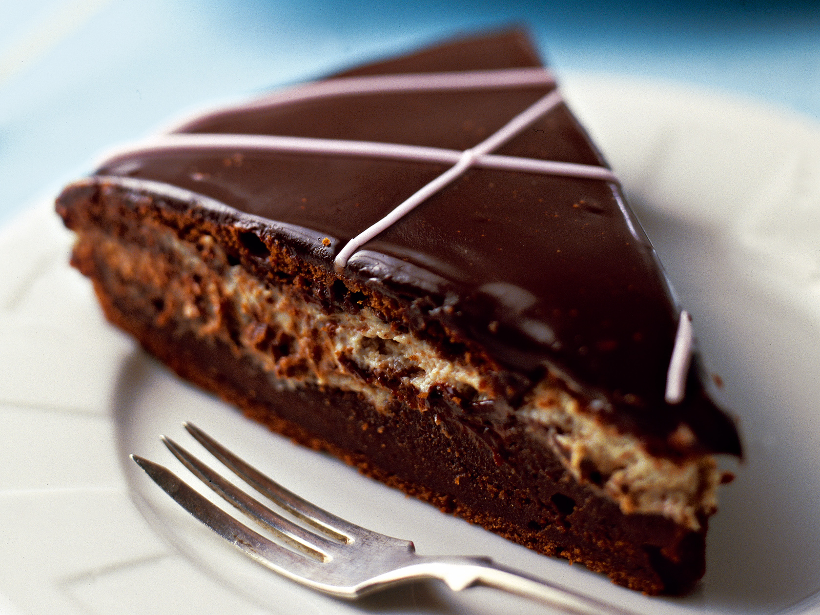 Toffeinen suklaa-halvakakku