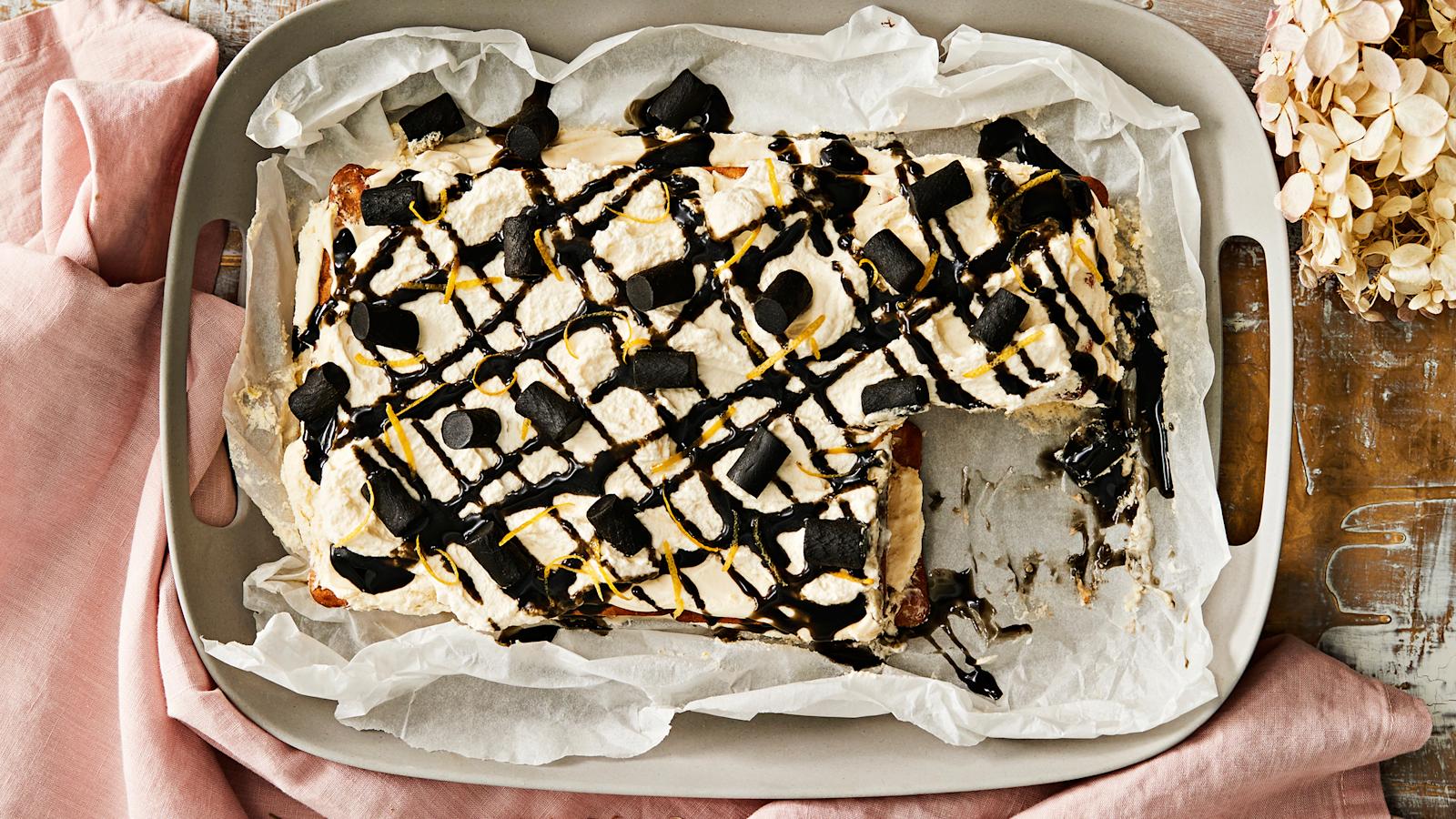 Sitruuna lakritsikakku