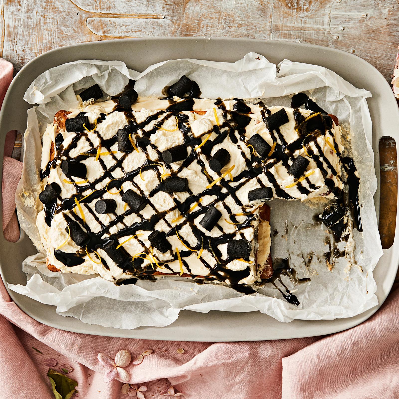 Sitruuna lakritsikakku