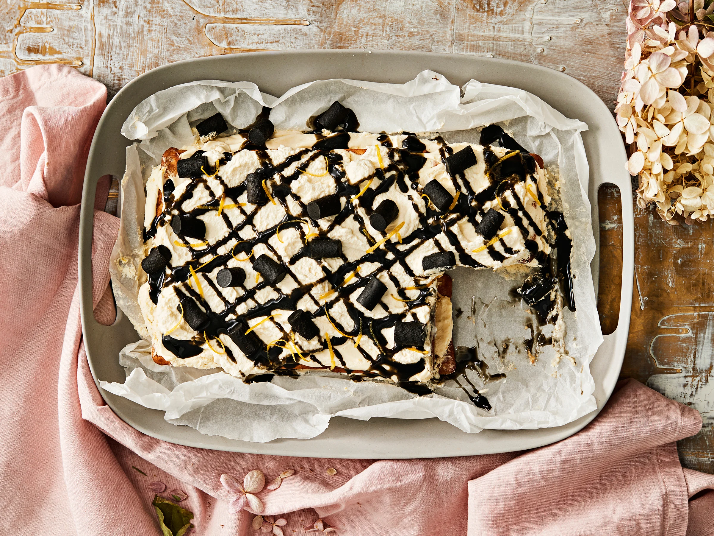 Sitruuna lakritsikakku