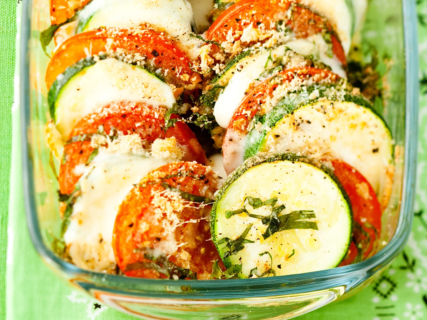 Tomaatti-kasvispaistos