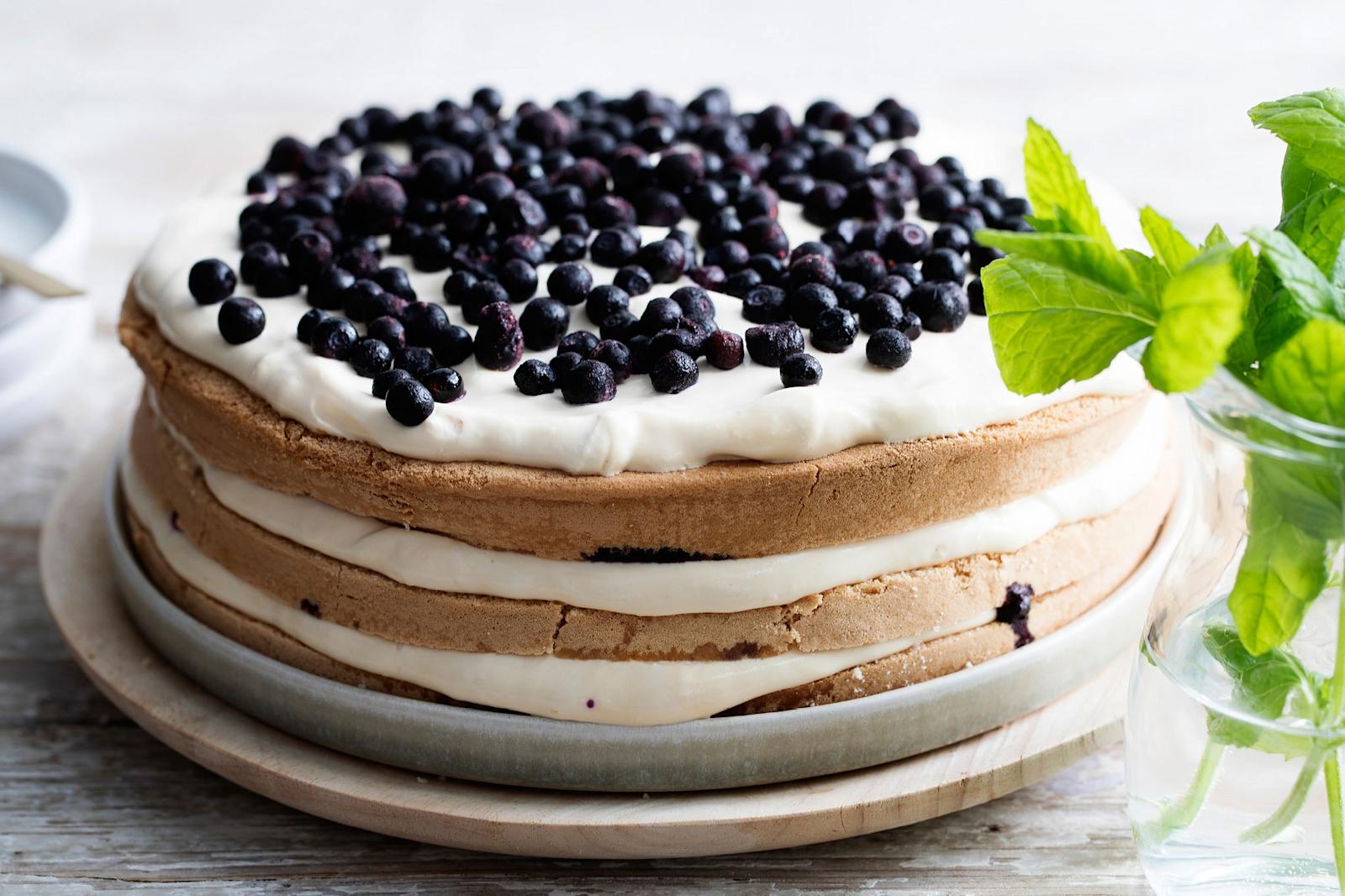 Vartissa valmis mustikkakakku