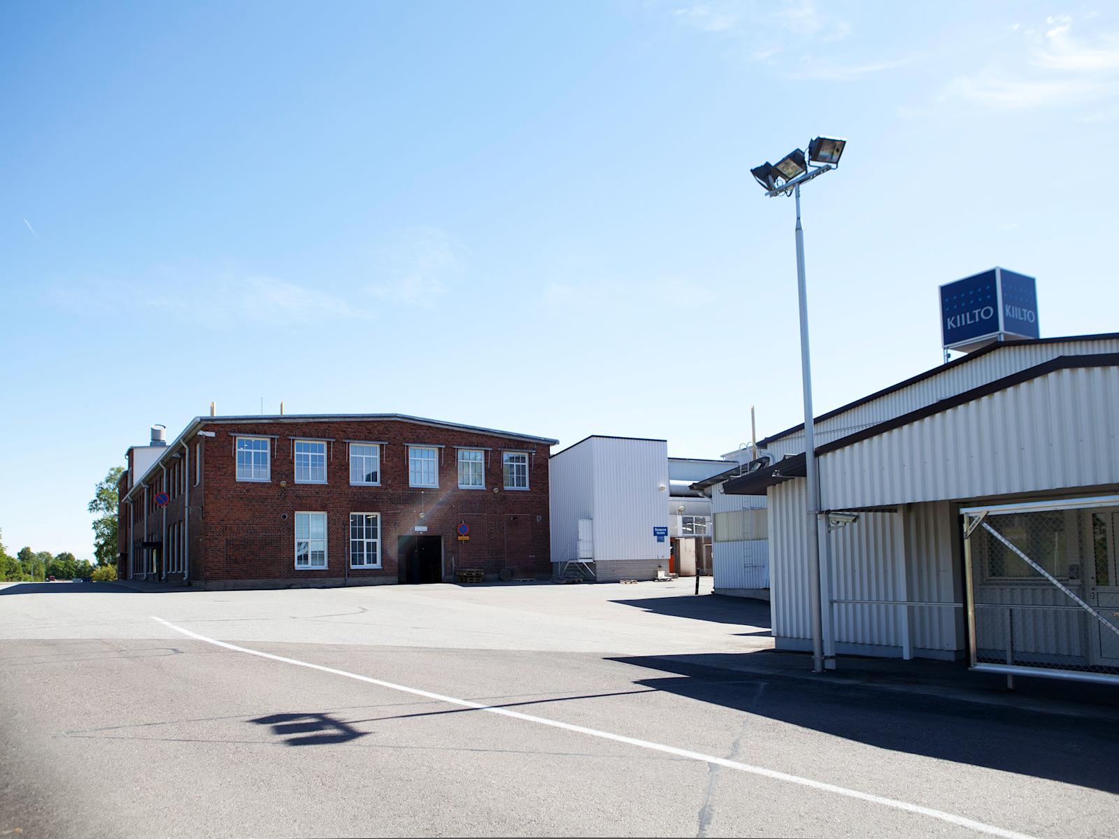 Serton tehdas sijaitsee Turun Räntämäessä