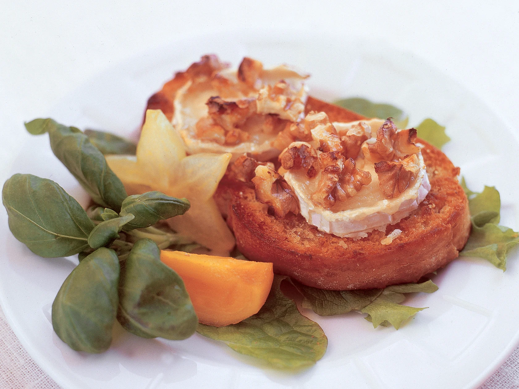 Paahdetut vuohenjuustoleivät