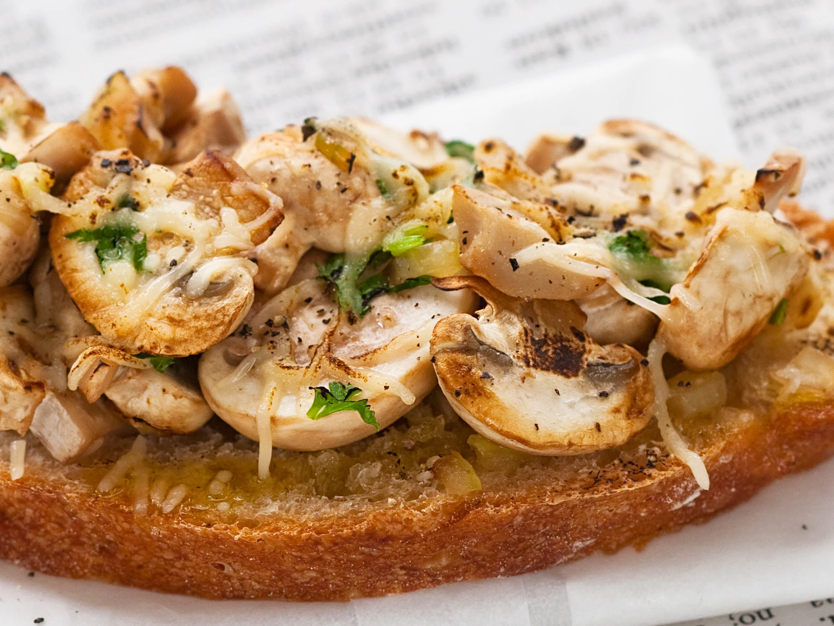 Gratinoidut herkkusienileivät