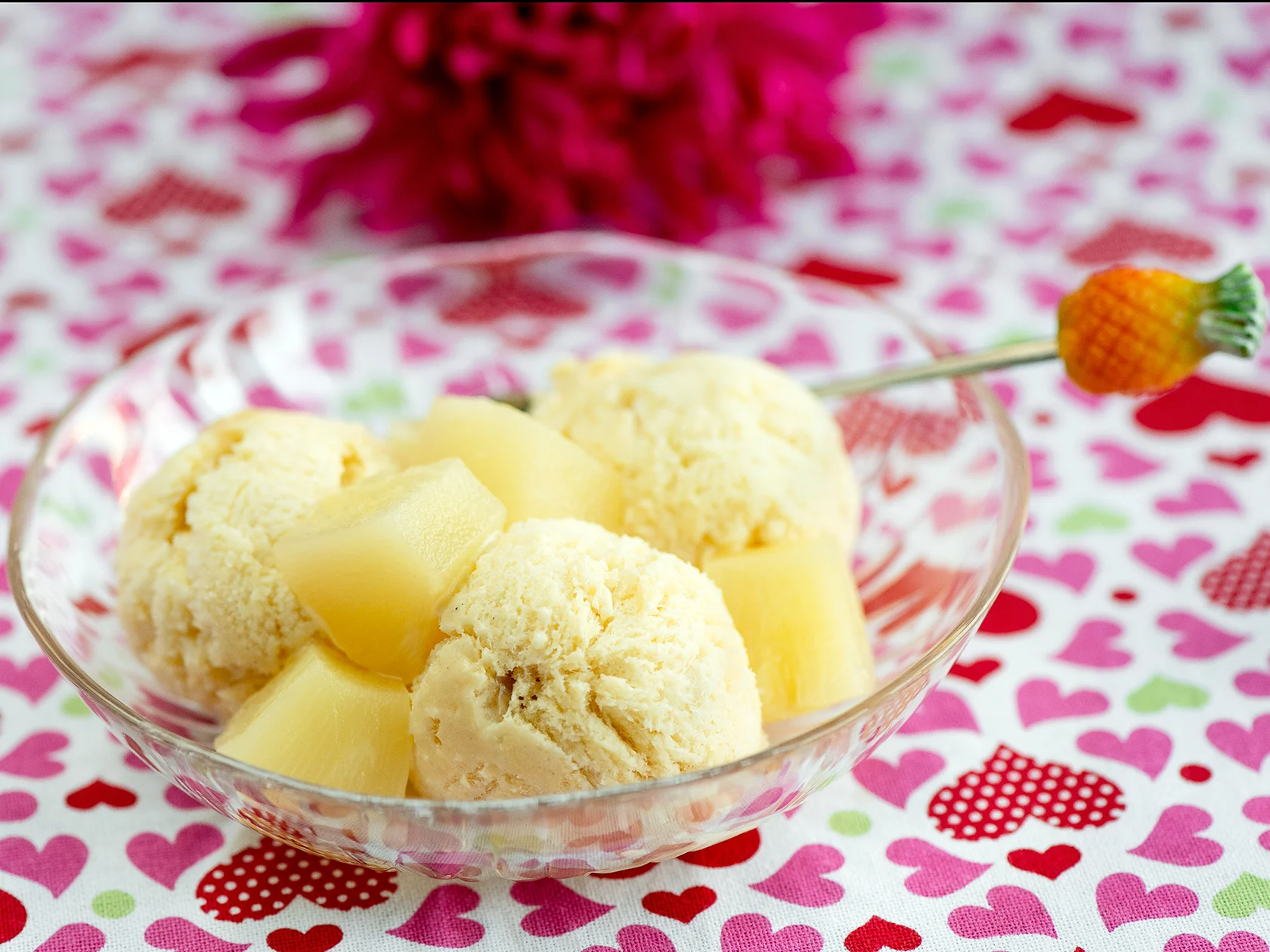 Ananas-rahkajäätelö