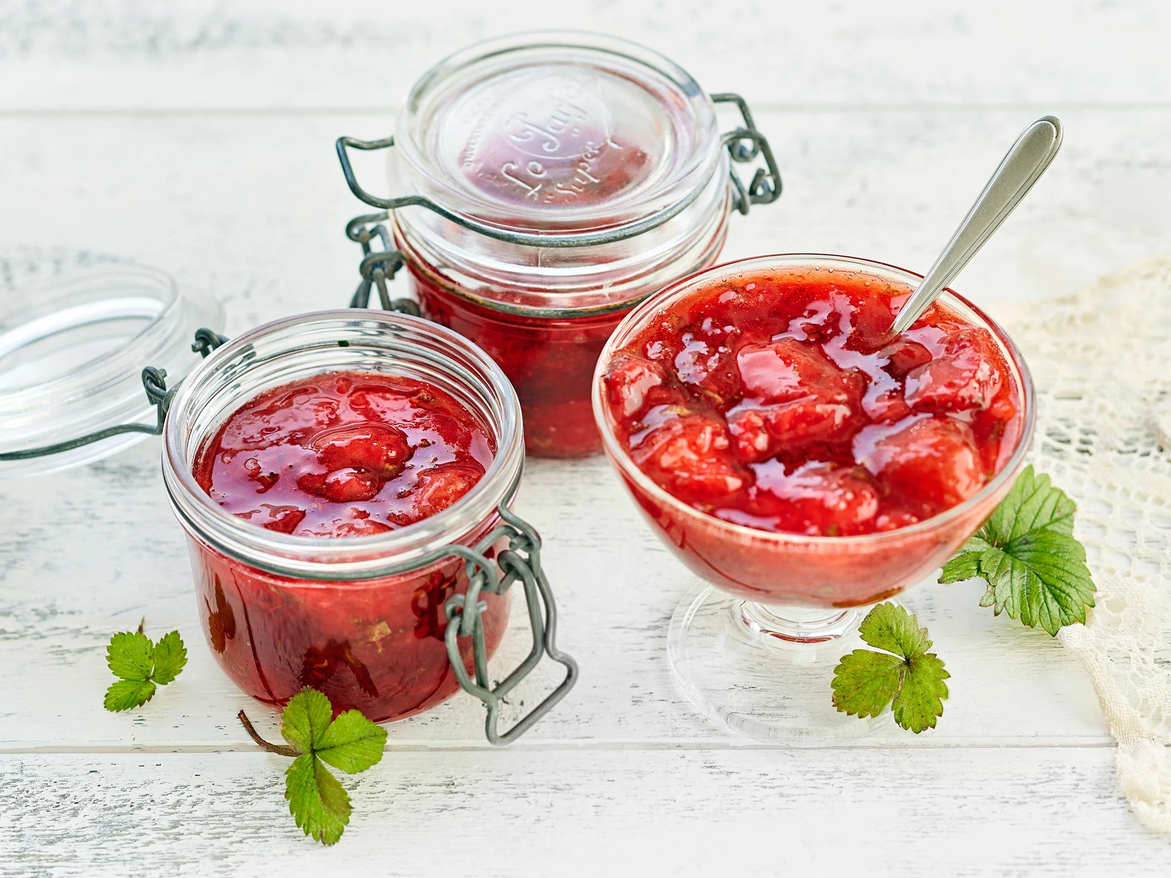 Mansikka-minttuhillo