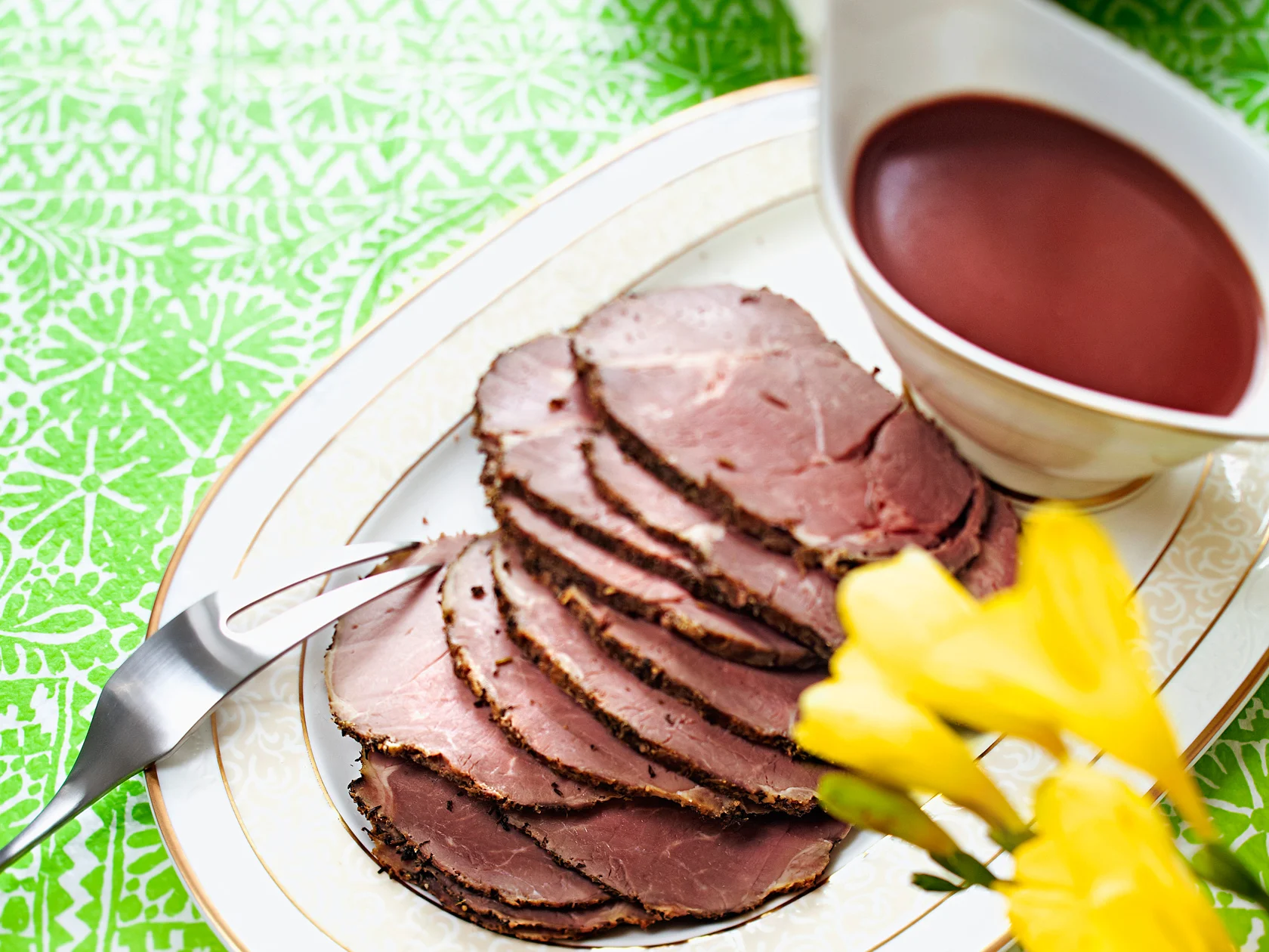 Karitsan paisti ja mokkakastike