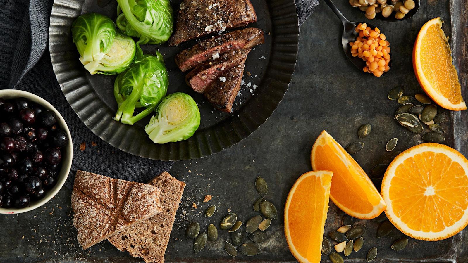 Pelkästään kasvikunnan tuotteita sisältävässä vegaaniruokavaliossa raudasta saattaa tulla puutetta.