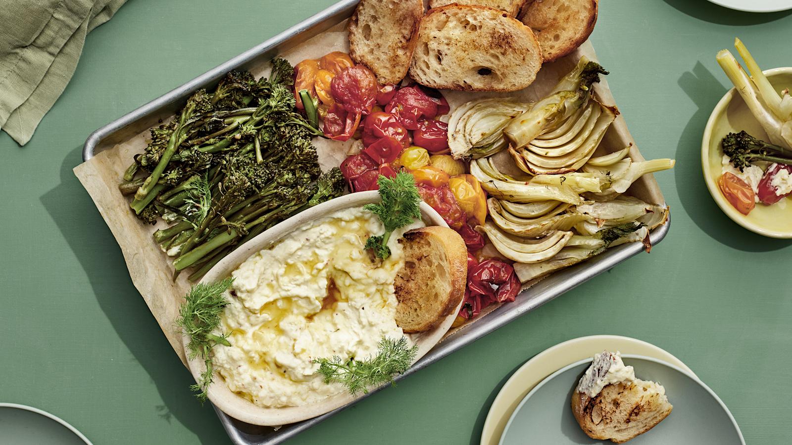 Uunifetadippi kasviksilla