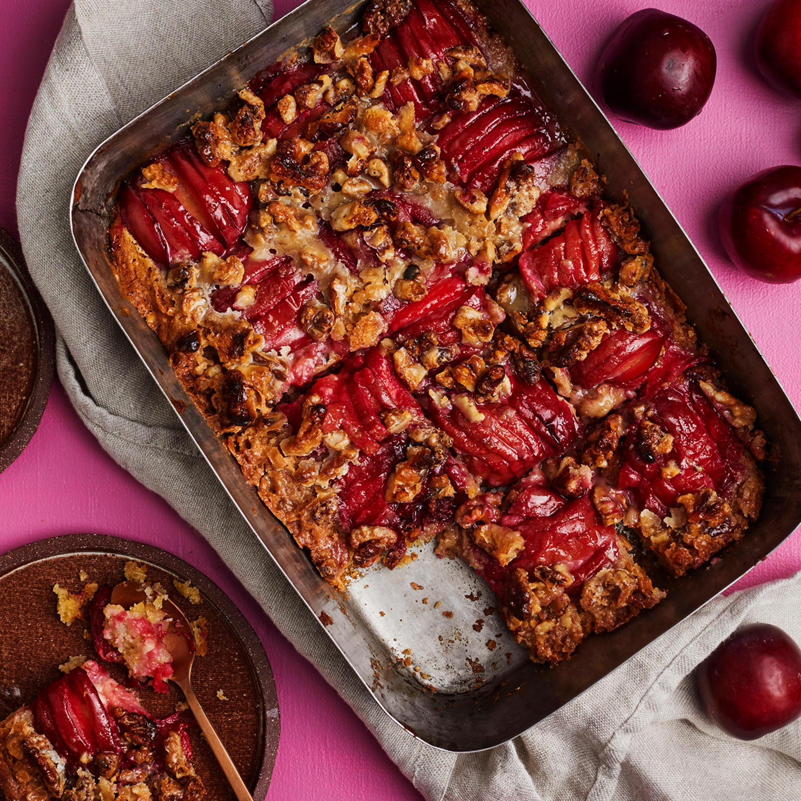 Luumupiirakka pähkinätoscalla