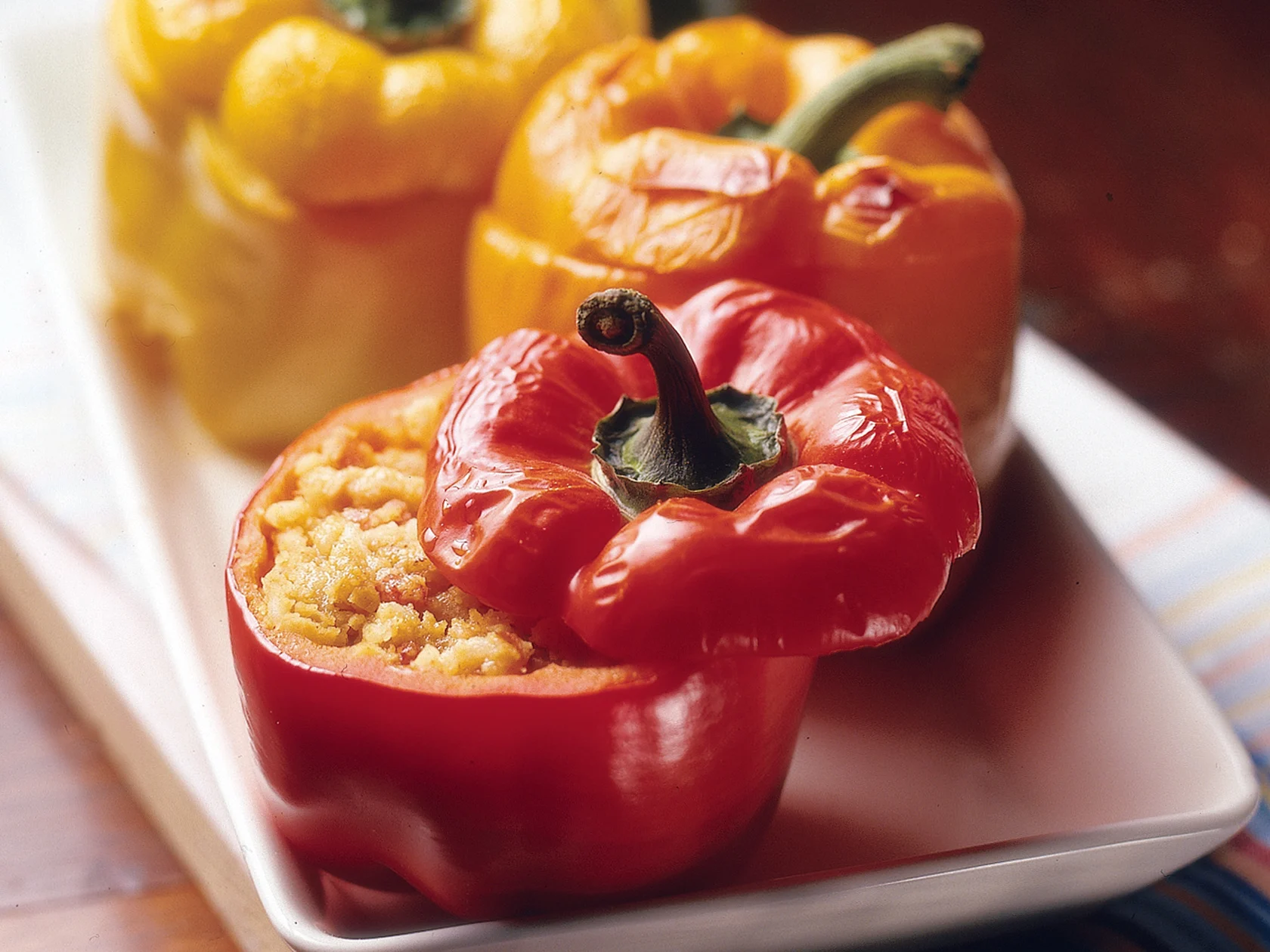 Linssi-riisitäytteiset paprikat