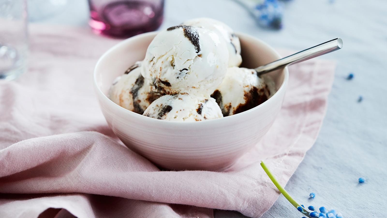 Raidallinen mämmijäätelö