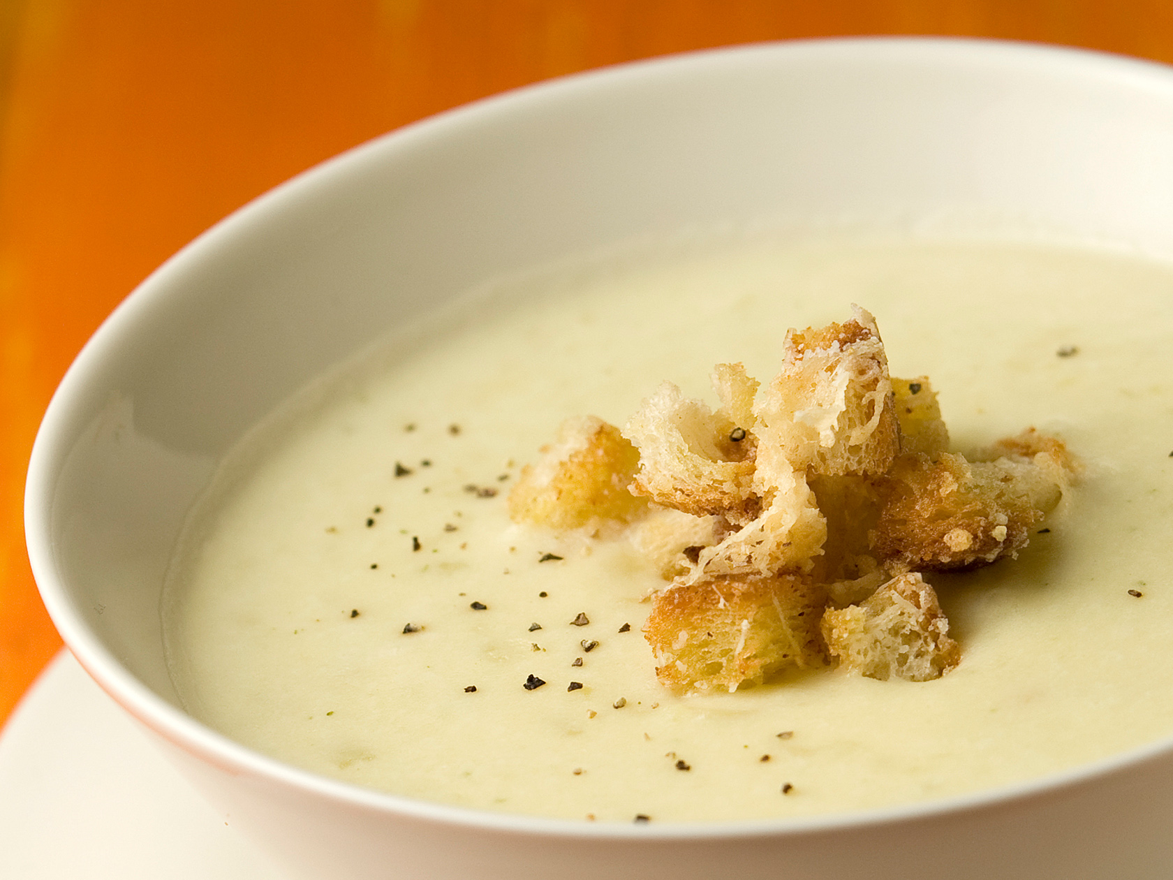 Peruna-piparjuurikeitto