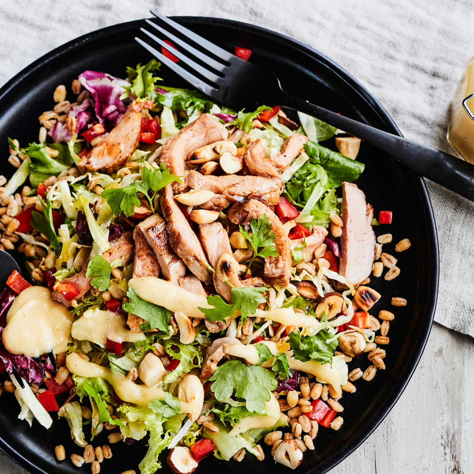 Omenainen possusalaatti