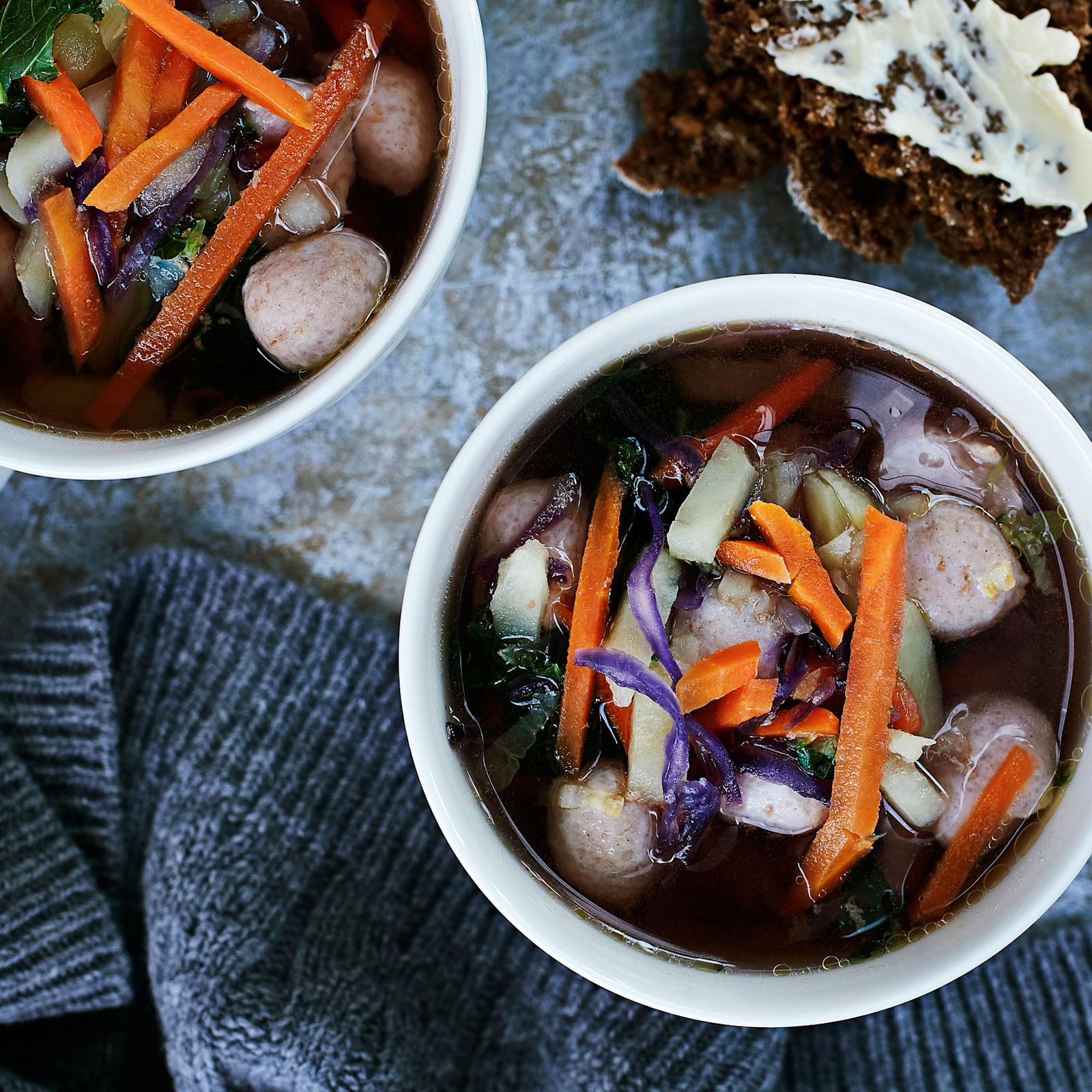 Sukkela siskonmakkarakeitto