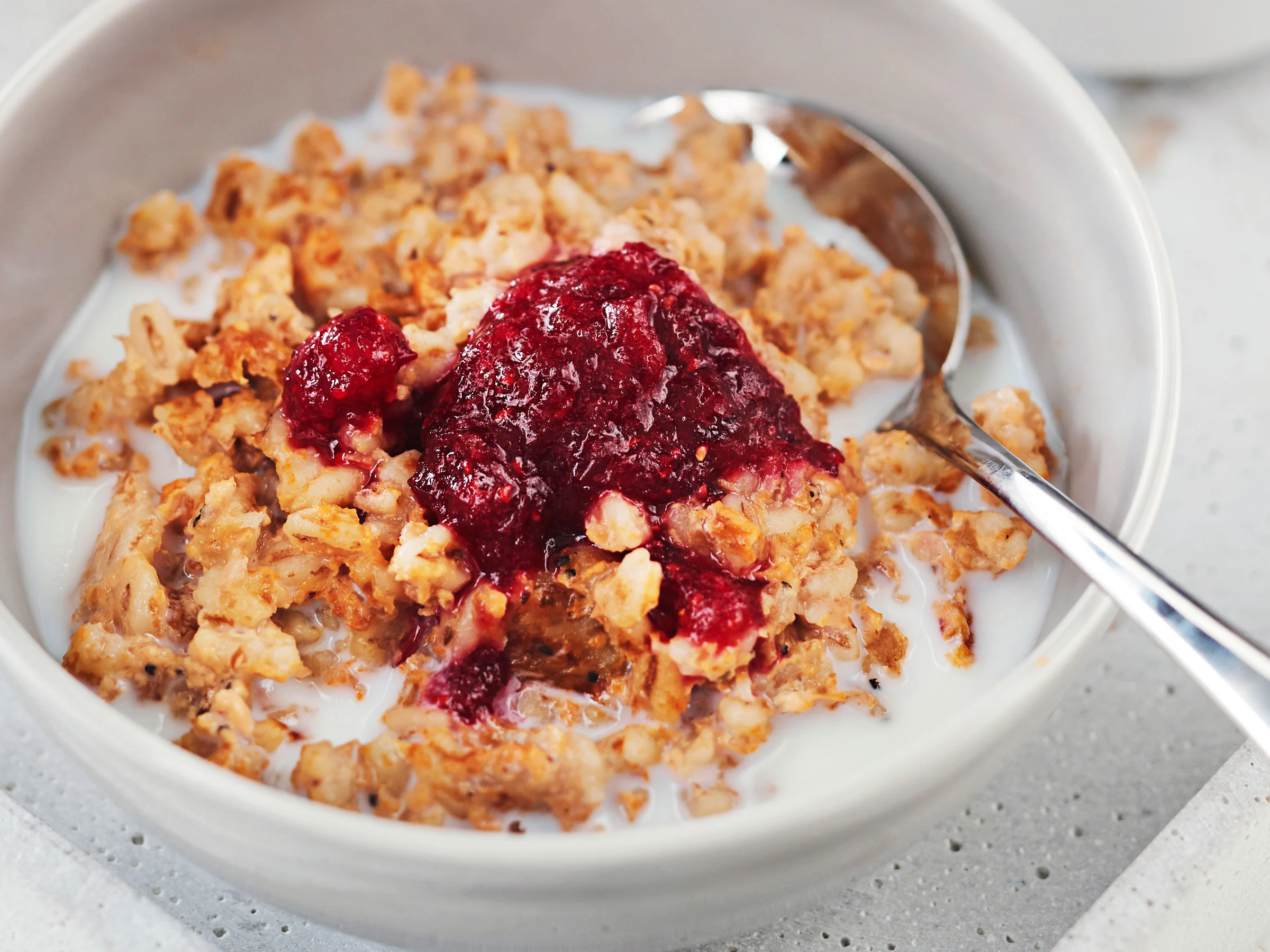 Kardemummauunipuuro ja karpalohunaja