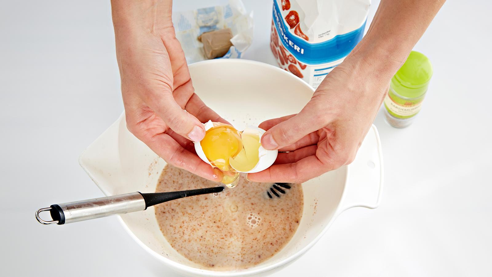 Kuinka korvata kananmuna leivonnassa?