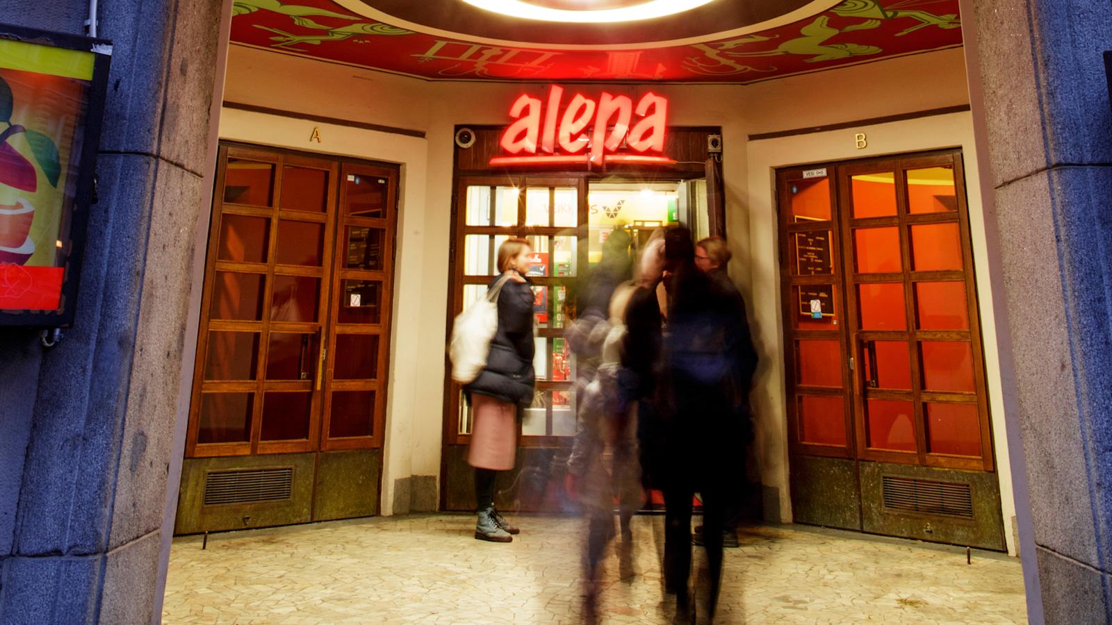 Alepa oli ensimmäinen ruokakauppaketju, joka laajensi aukioloaikojaan ympärivuorokautisiksi.