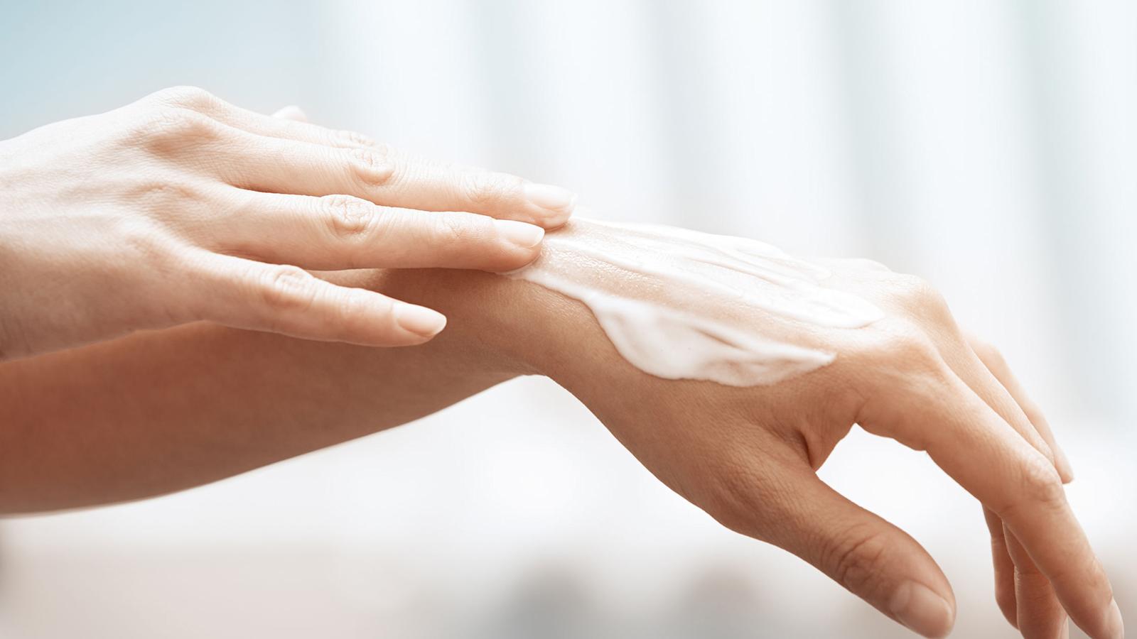 Luonnonkosmetiikka ja luonnollinen kosmetiikka