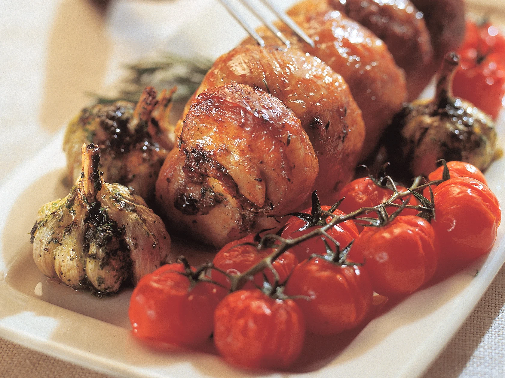 Välimeren mauilla täytetty possunfilee