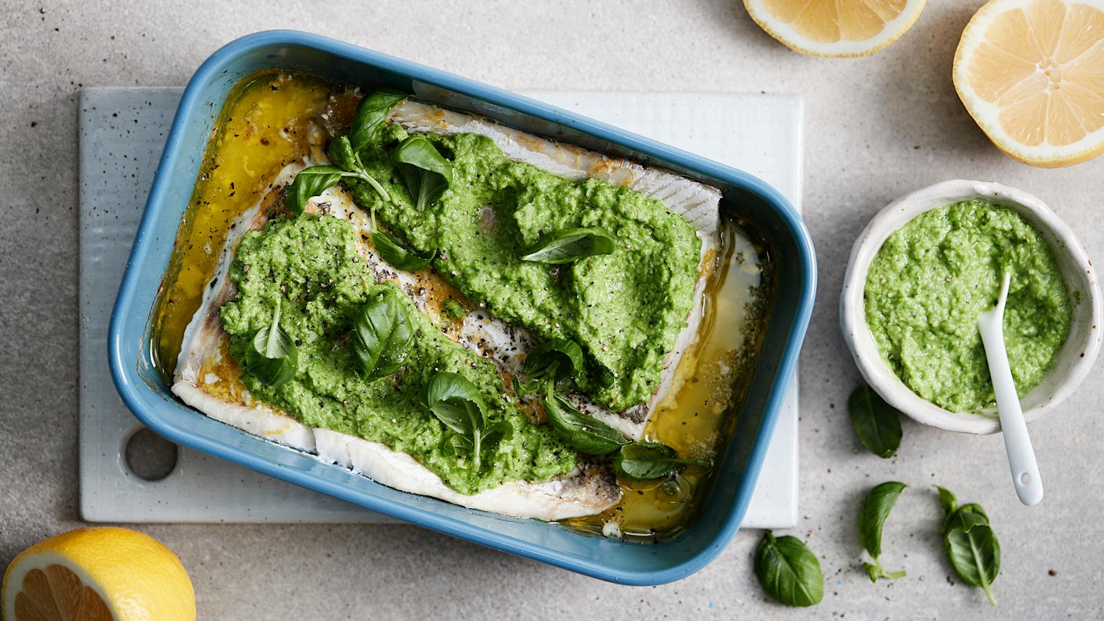 Helppo uunikuha ja hernepesto