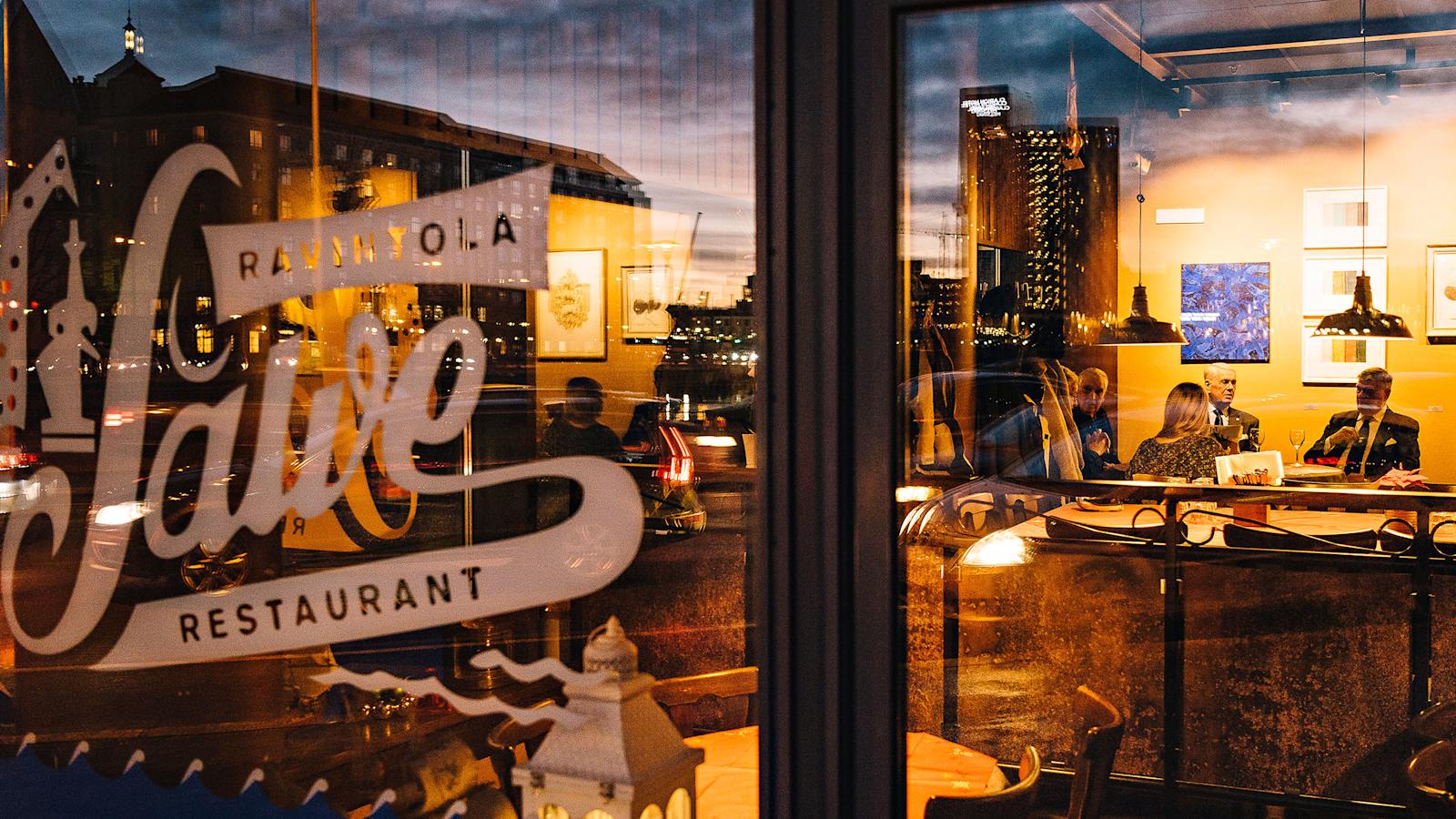 Merimiesravintola Salve: Seilorit eivät hylkää kantapaikkaansa