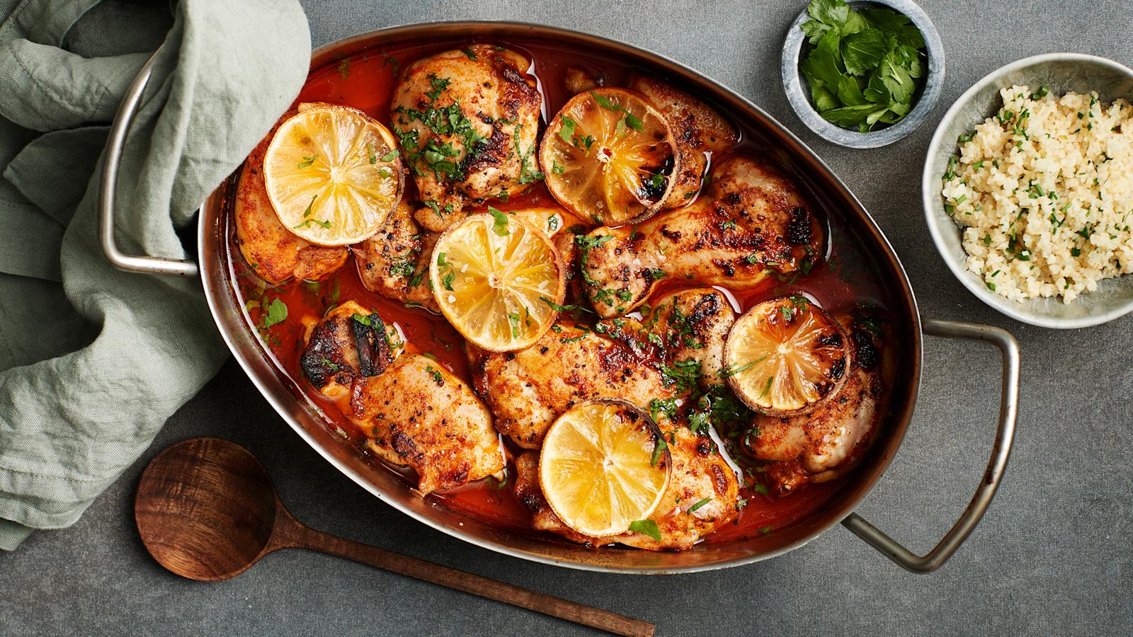 Helppo sitruunakana uunivuoassa ja couscousia