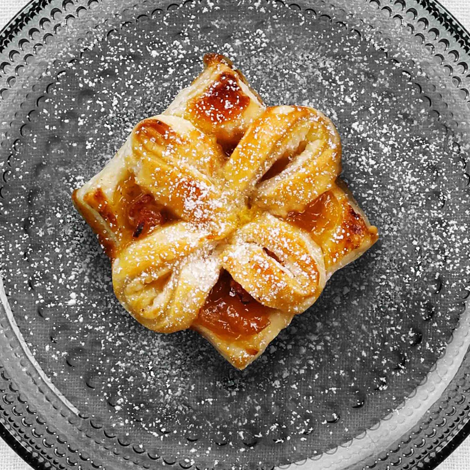 Aprikoosi-pekonitortut